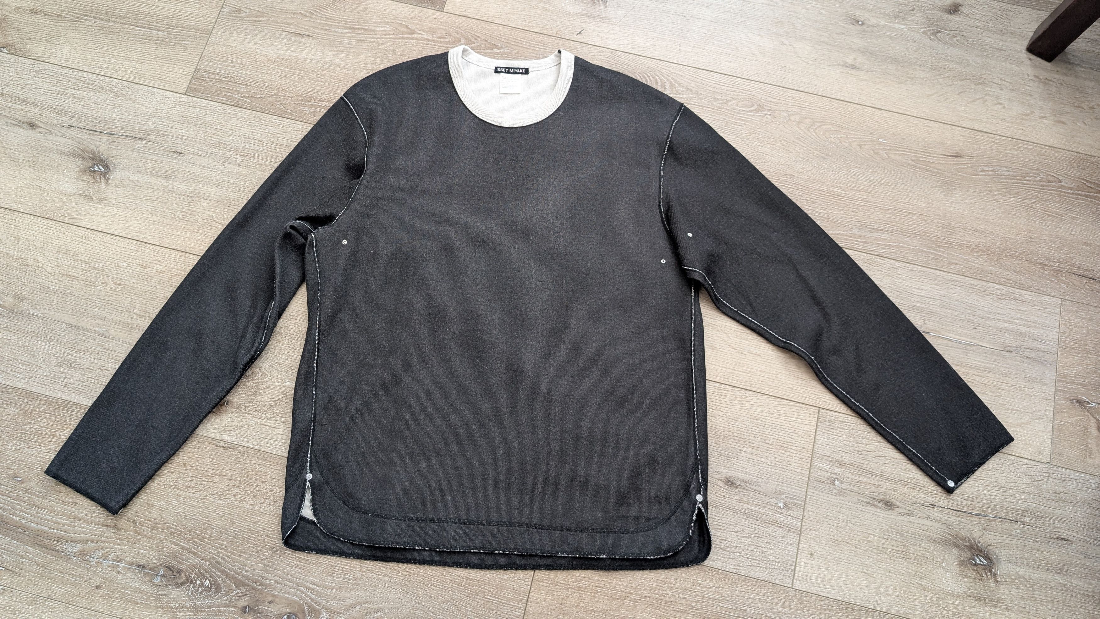 Issey Miyake Issey Miyake Men Gray/Wht Raw Edge Detail L/S T-Sirt Size 4 Size US L / EU 52-54 / 3 - 2 Thumbnail