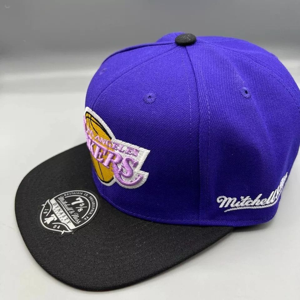 Mitchell & Ness Los Angeles LA Lakers Hat Men 7 3/8 Purple NBA Fitted Cap Size ONE SIZE - 3 Thumbnail
