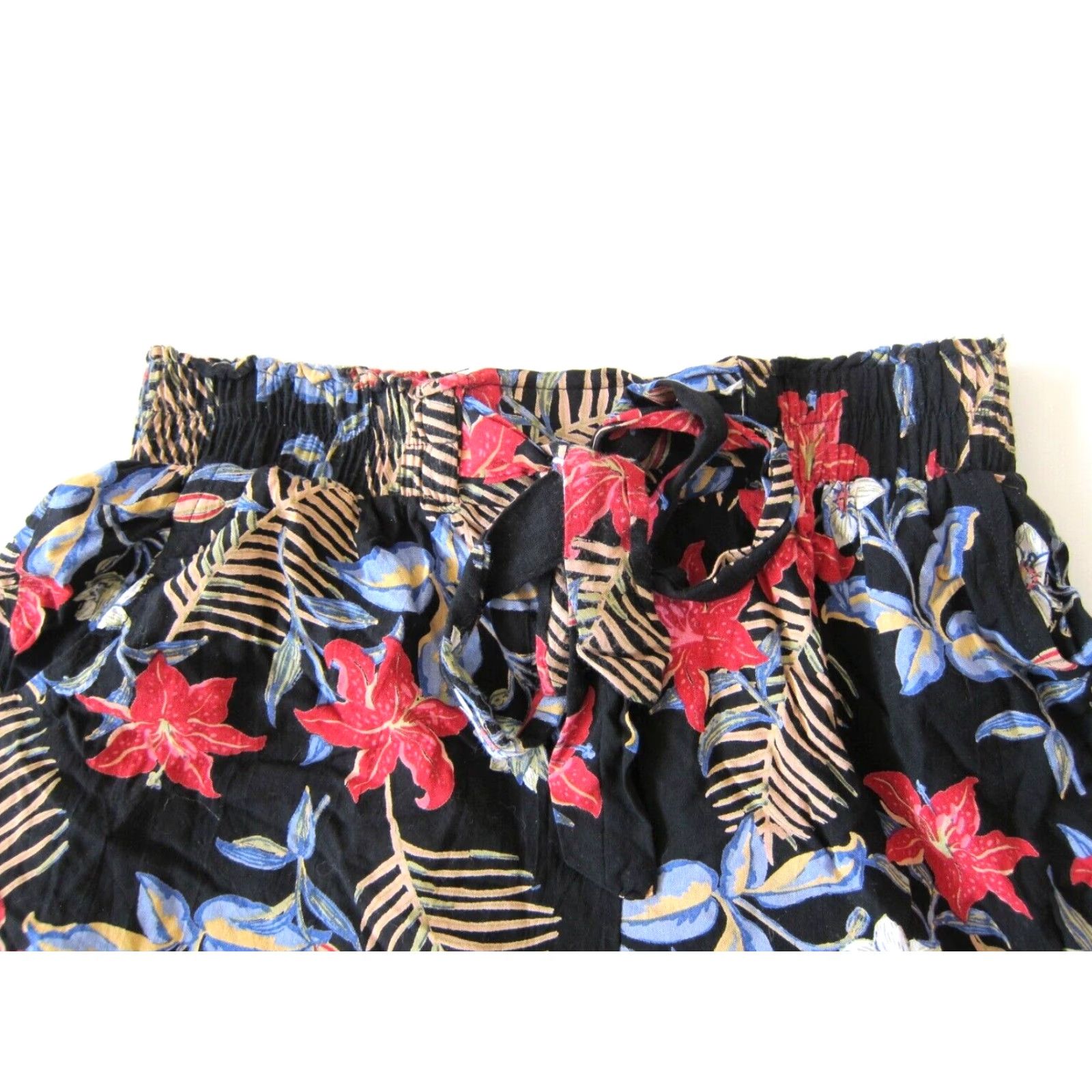 Vintage Angie 100% Rayon Black Blue Red Pink Floral Pocket High Rise Waist Short Small Women XS-Size? Size 28" / US 6 / IT 42 - 3 Thumbnail