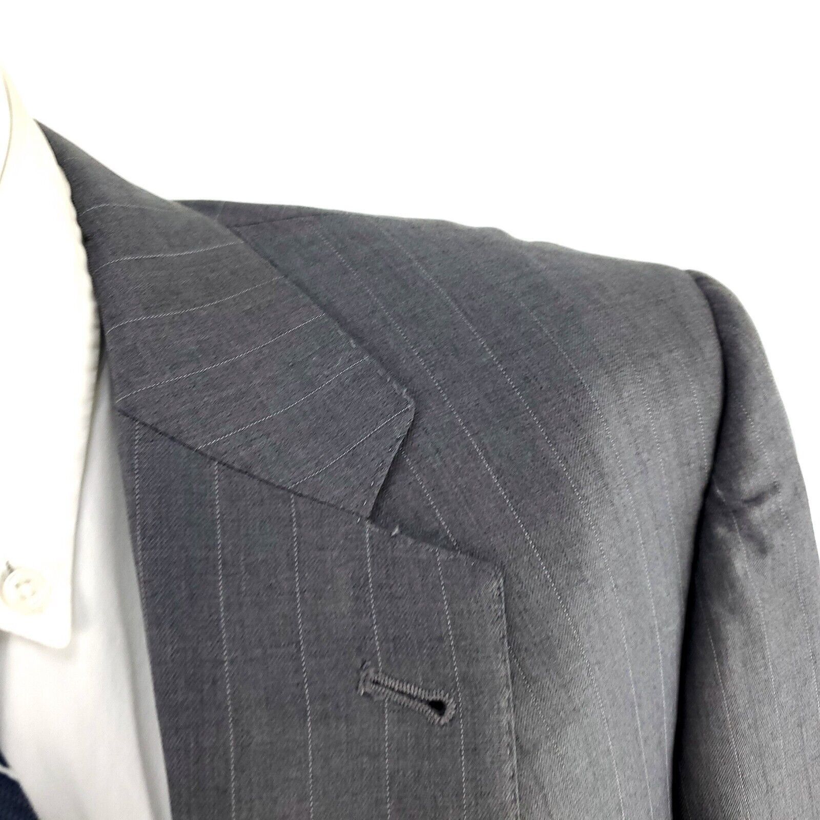 Jos. A. Bank Jos A Bank Signature 150s Wool 2 Button 2 Piece Suit 40R Gra Size 40R - 2 Thumbnail