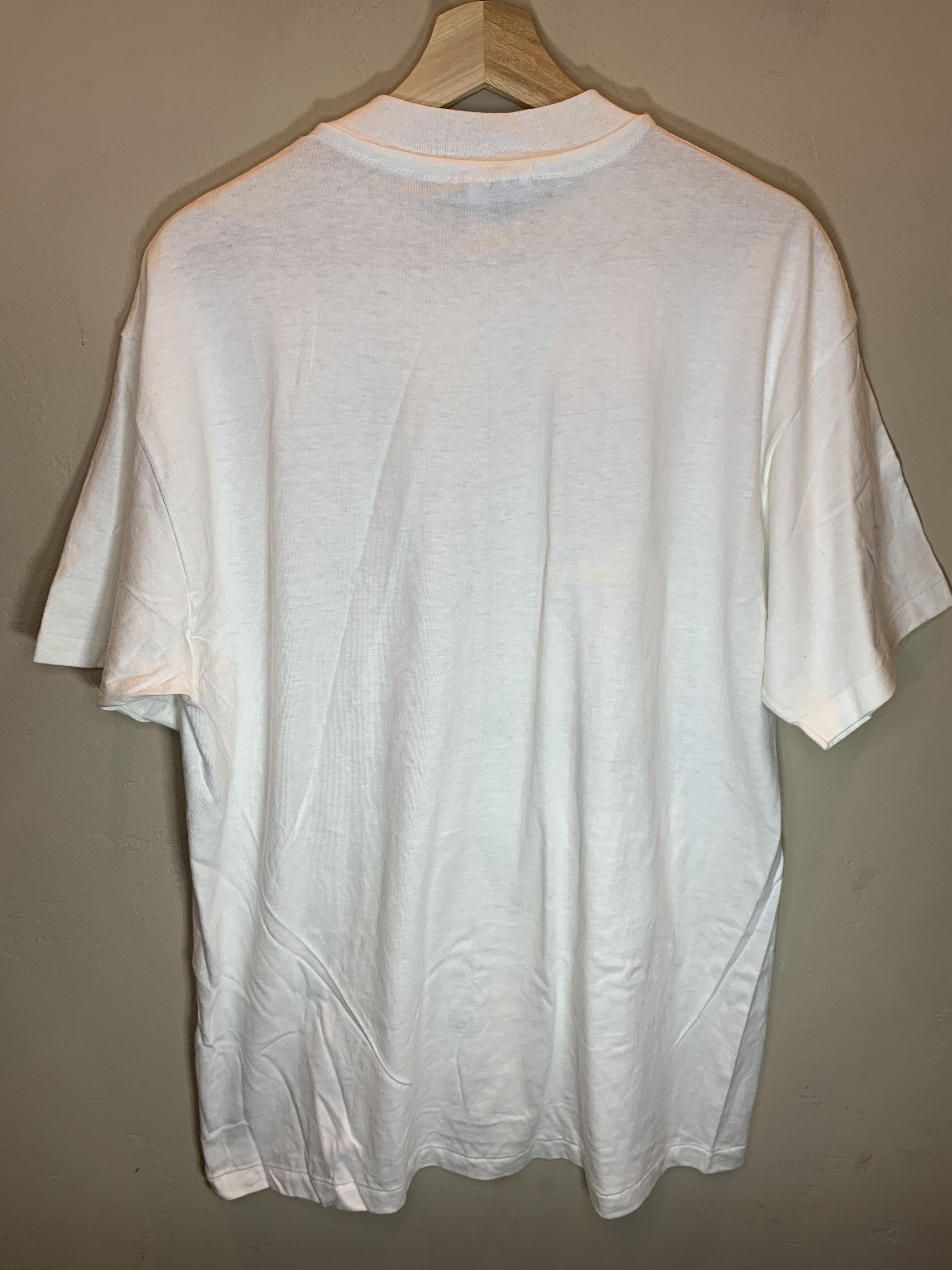 Vintage RARE* Vintage 90s Children Holding Hands Beach Photo T-Shirt Size US L / EU 52-54 / 3 - 6 Thumbnail
