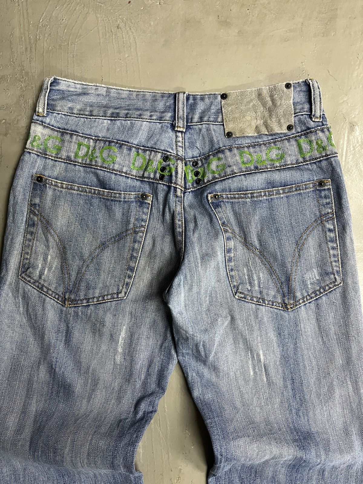 Dolce & Gabbana Vintage Dolce Gabbana Distressed DG Logo Denim Jeans Baggy Size US 32 / EU 48 - 2 Thumbnail