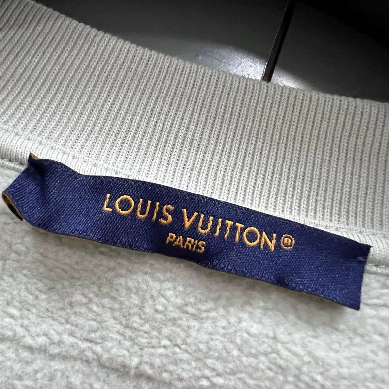 Louis Vuitton Louis Vuitton Brand logo embroidered pullover sweatshirt 25 Size US XL / EU 56 / 4 - 5 Thumbnail
