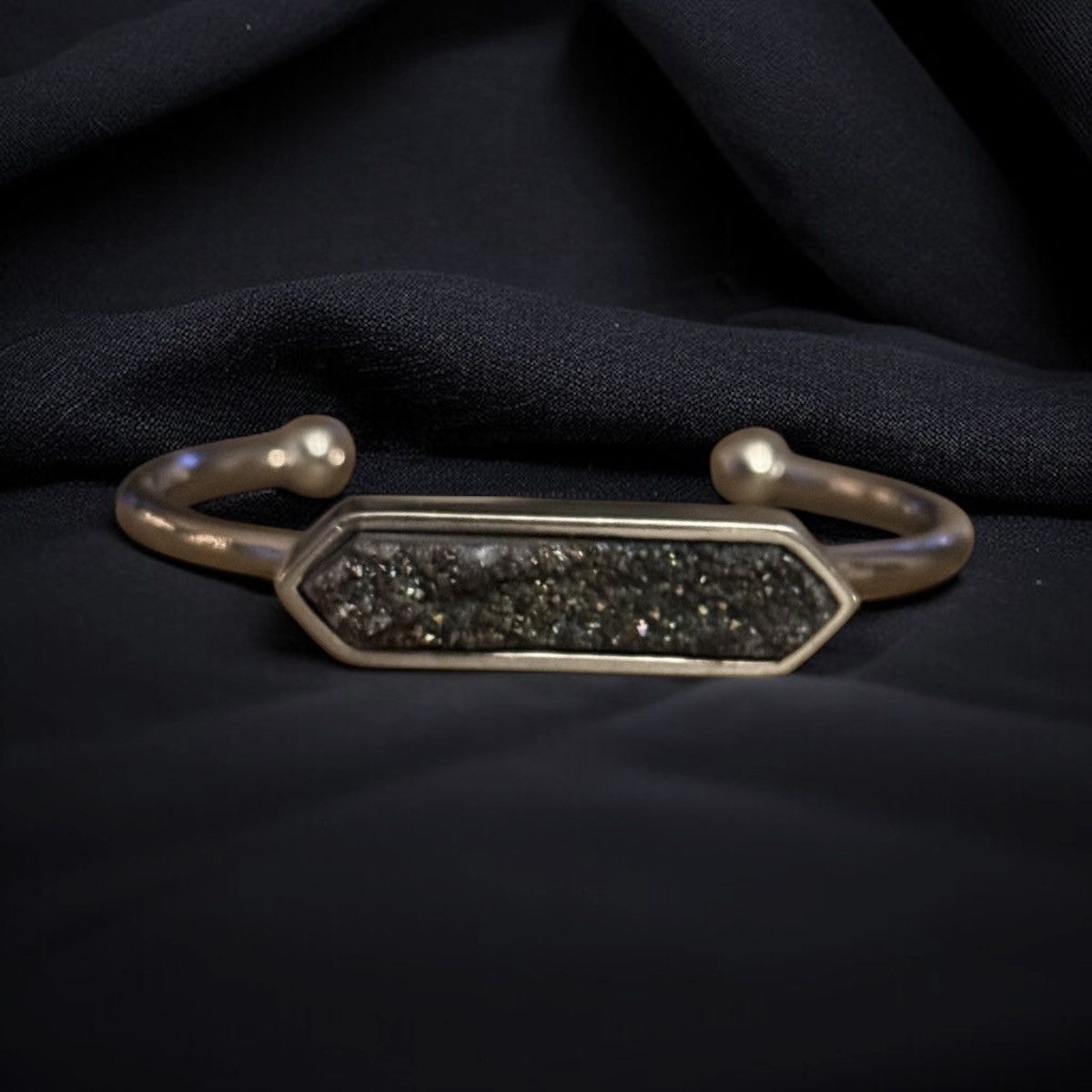 Other Kingsley Armelle Raven Quartz cuff bracelet Size ONE SIZE - 1 Thumbnail