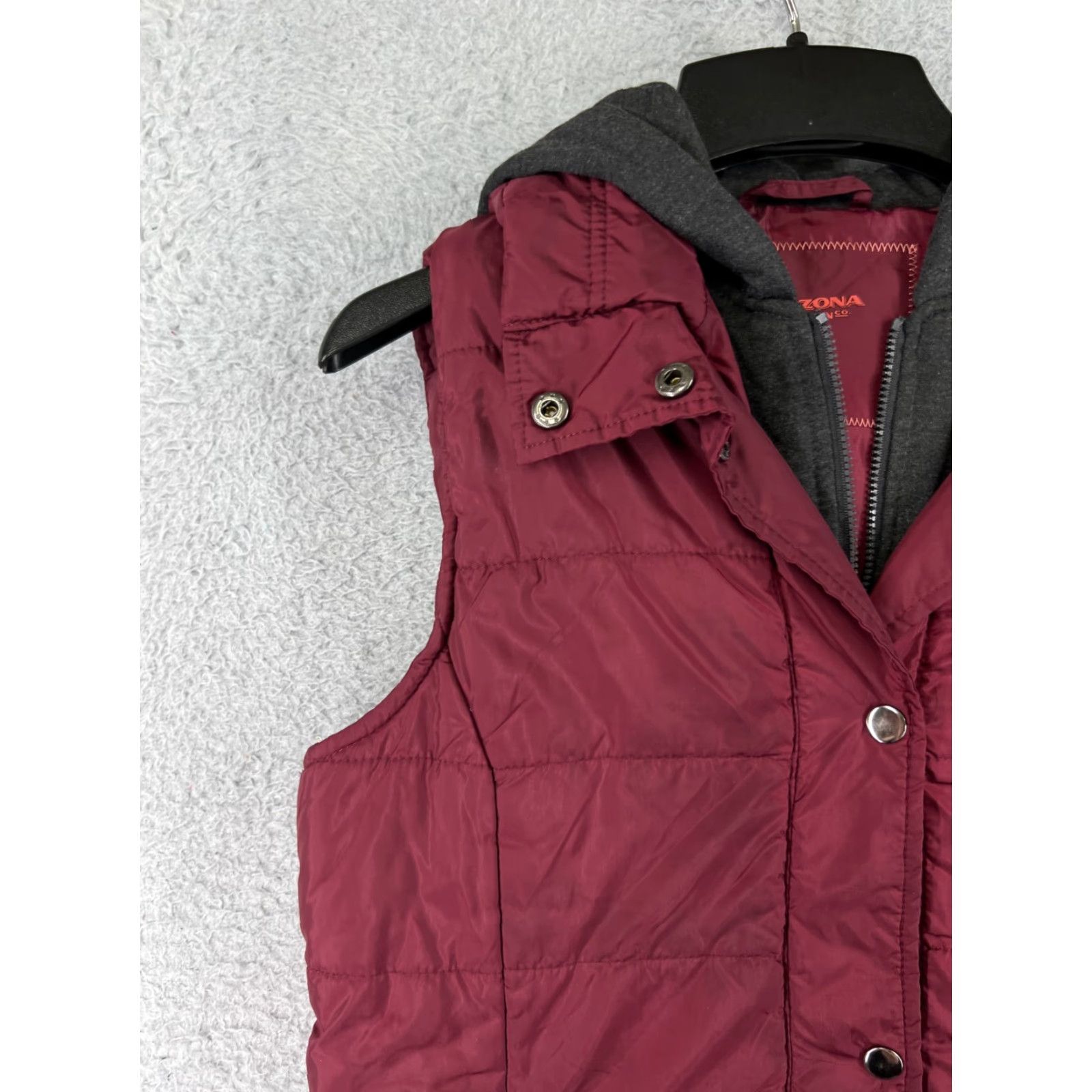 Vintage Arizona Jeans Vest Womens M Red Hooded 100% Polyester Lined Pockets Zip Full Zip Casual Travel Workwear Shirt? Size M / US 6-8 / IT 42-44 - 5 Thumbnail
