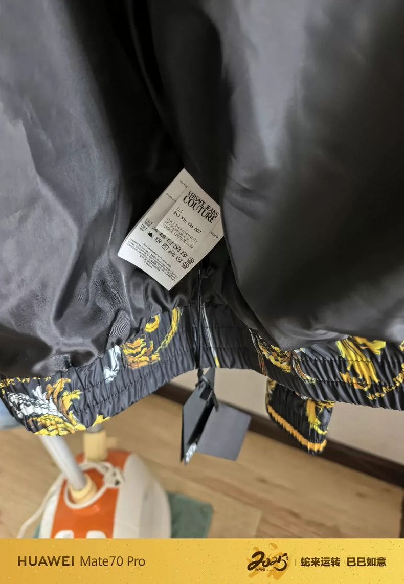 Other Versace Black and gold printed jacket Size US XL / EU 56 / 4 - 4 Thumbnail