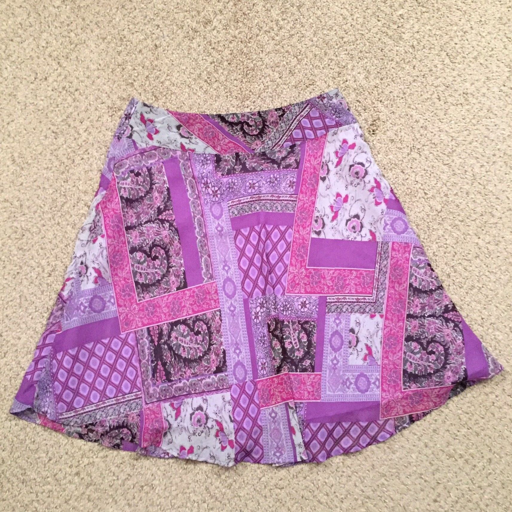 Vintage B. Moss Skirt Knee Length A-Line Purple 6 Geometric Lightweight Lined Polyester Womens Regular Zip Closure Size 28" / US 6 / IT 42 - 7 Thumbnail