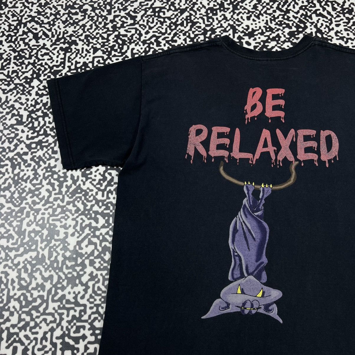Vintage Vintage Y2K Vamp No Panic Be Relaxed Faded Humor T-shirt Size US L / EU 52-54 / 3 - 9 Thumbnail