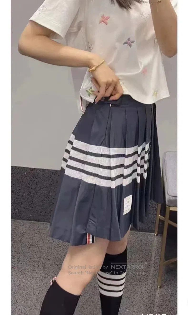 Thom Browne Thom Browne Ultra Classic Pleated Skirt Size 25" / US 0 / IT 36 - 8 Thumbnail