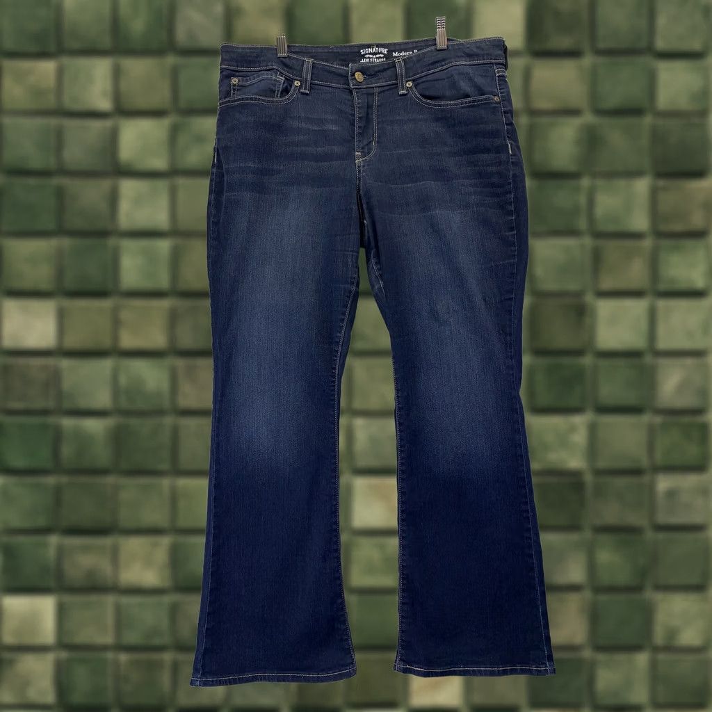 Levi's Levi’s Strauss Signature Modern Boot Cut Stretch Denim Jeans Womens Sz 30-5843 Denim Jeans Bootcut Womens Stretch 5-Pocket Regular Blue Velvet? Size 24" / US 00 / IT 34 - 1 Thumbnail
