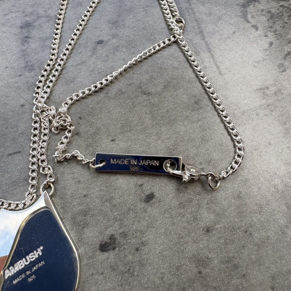 Ambush Design AMBUSH varsity shield pendant necklace made in japan Size ONE SIZE - 7 Thumbnail