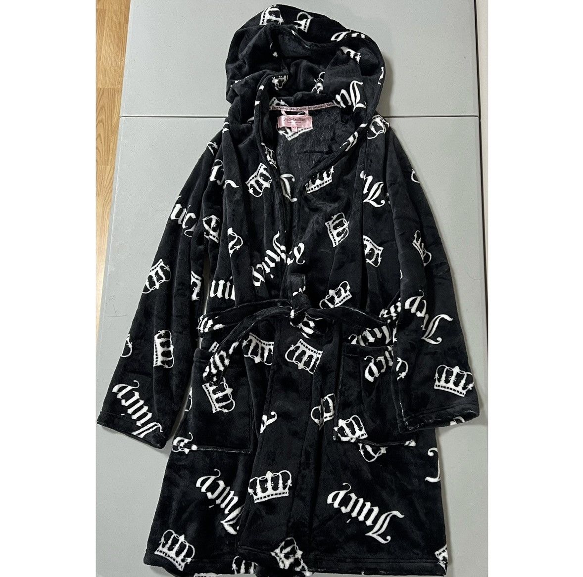 Juicy Couture Juicy Couture Black Y2K Plush Spa Robe Bathrobe Size S/M 👑✨ Size ONE SIZE - 3 Thumbnail