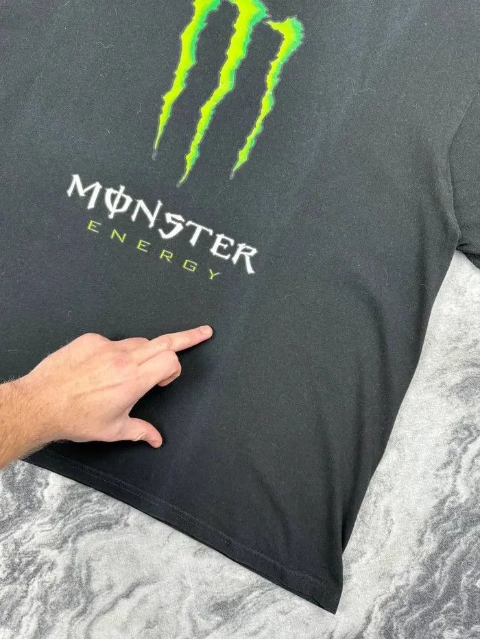 Vintage Vintage Monster Energy Big Logo T-Shirt Y2K Size US XL / EU 56 / 4 - 7 Thumbnail