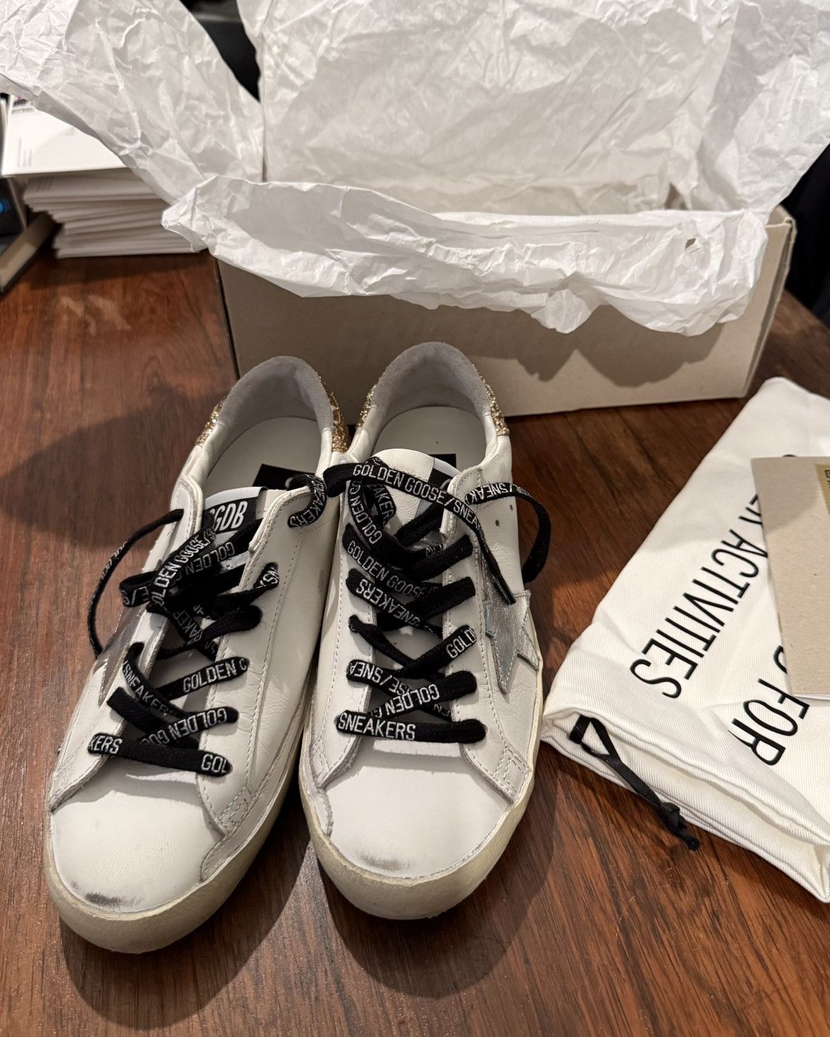 Golden Goose Exclusive Golden Goose Glitter Superstar Sneakers - Size 37 Size US 7 / IT 37 - 6 Thumbnail