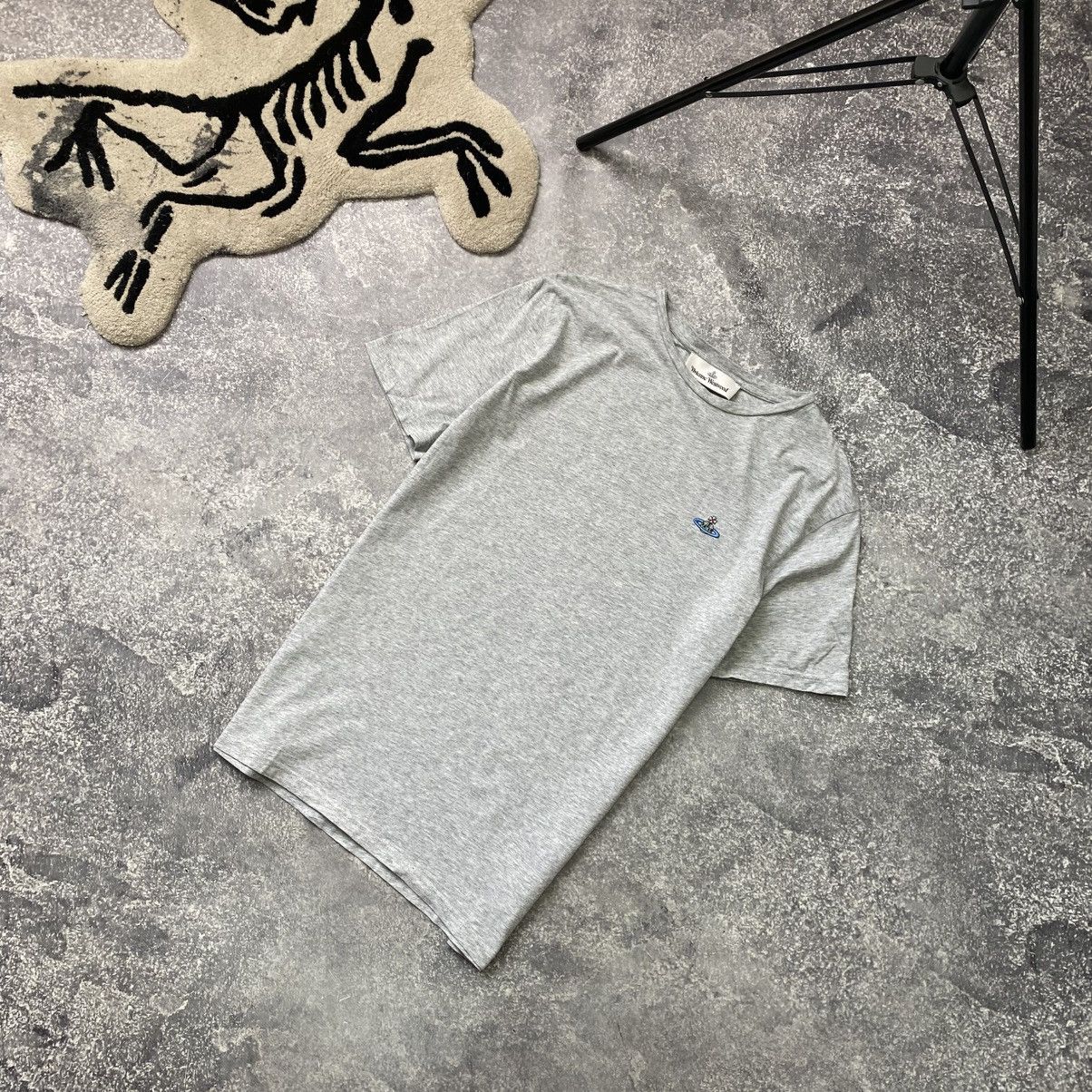 Vivienne Westwood Luxury Vivienne Westwood Small basic logo gray designer tee Size US M / EU 48-50 / 2 - 1 Thumbnail