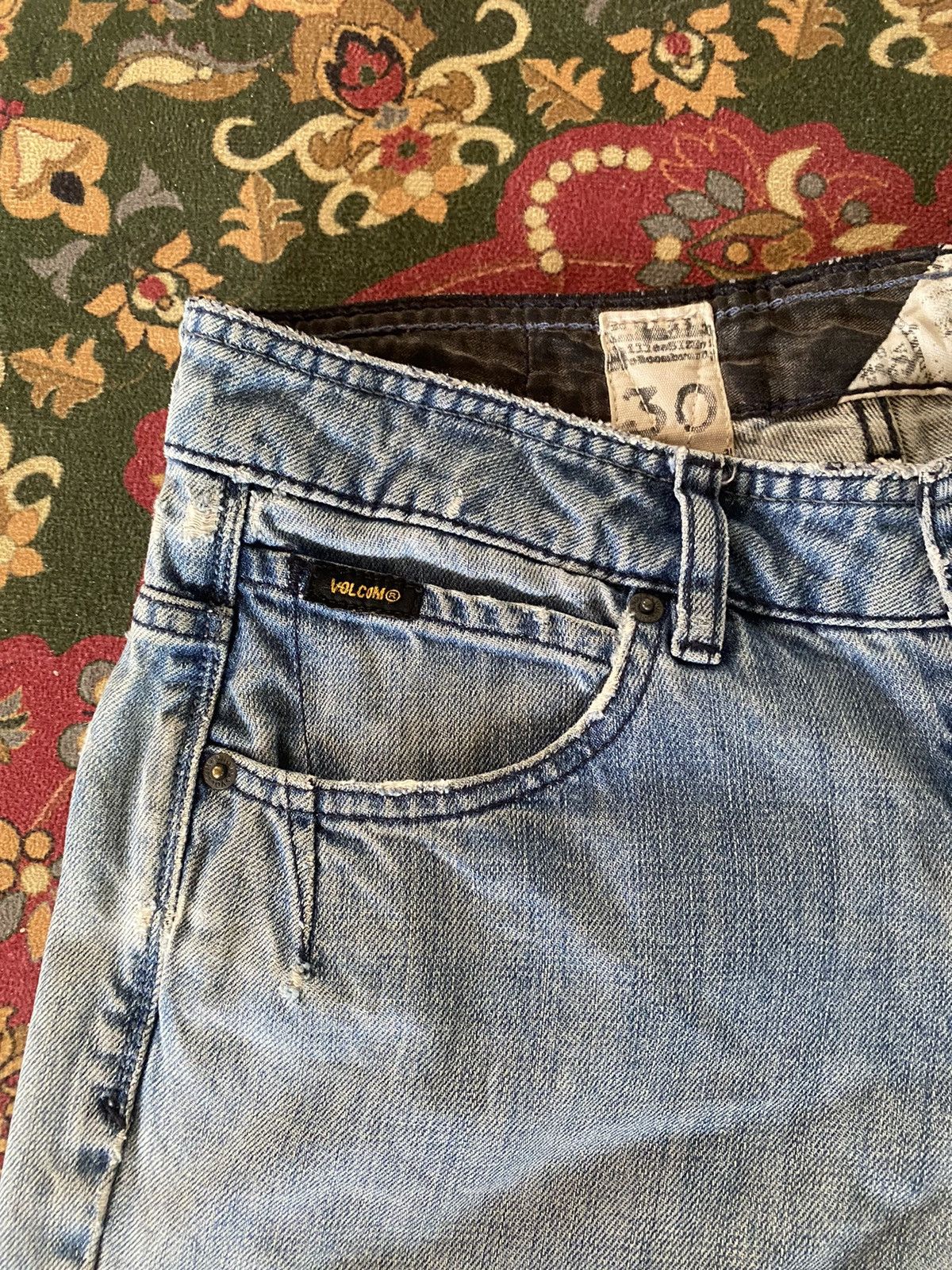 Vintage Vintage Volcom Genuine Distressed Jeans Size US 31 - 4 Thumbnail