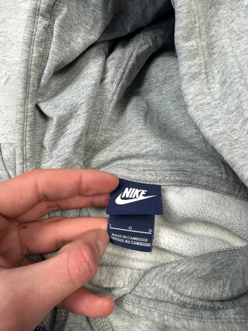 Nike Vintage Nike Gray Hoodie Embroidered Logo Size L Size US L / EU 52-54 / 3 - 10 Thumbnail