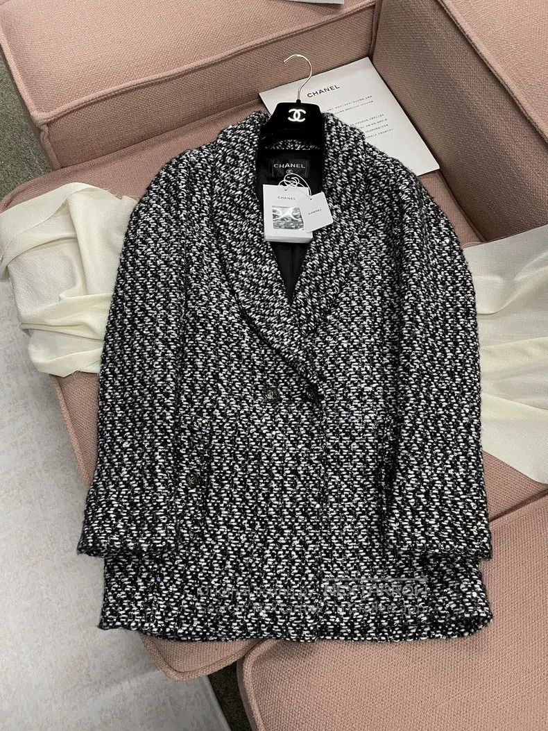 Chanel Chanel Black and white sequin tweed lapel jacket Size XS / US 0-2 / IT 36-38 - 1 Thumbnail