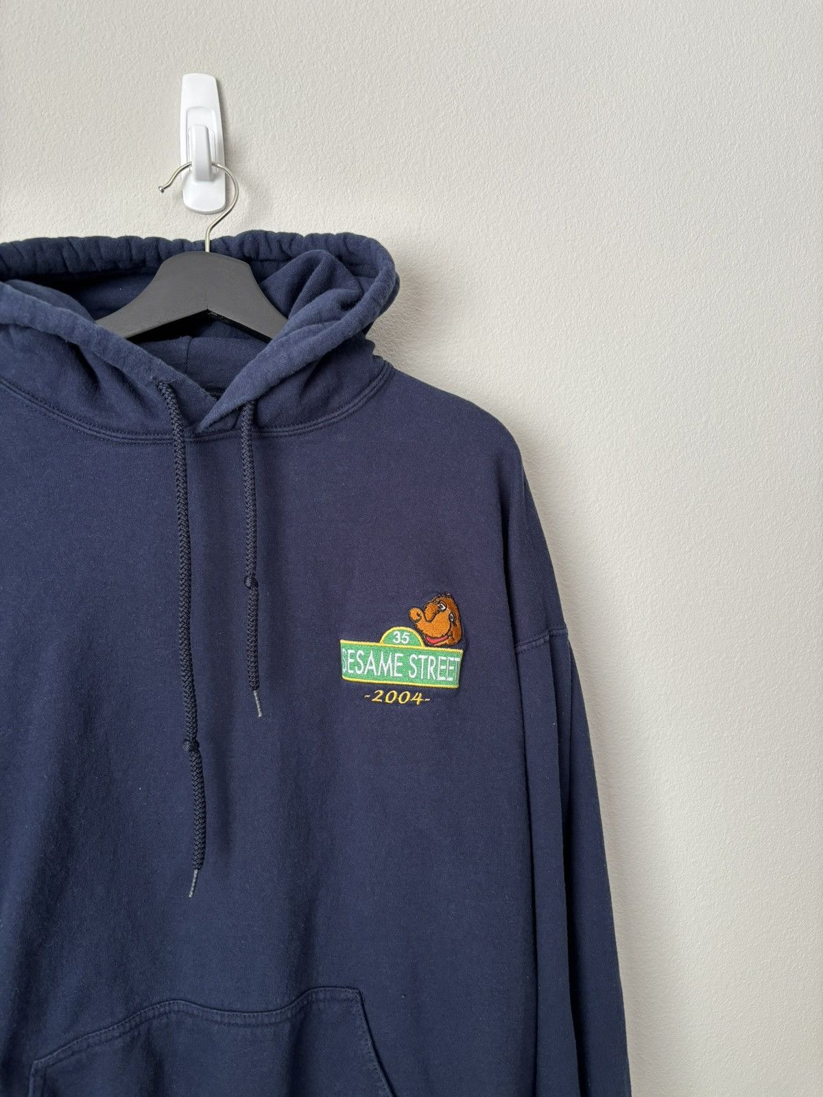 Vintage Vintage 2004 sesame street embroidered sweatshirt Size US XL / EU 56 / 4 - 4 Thumbnail