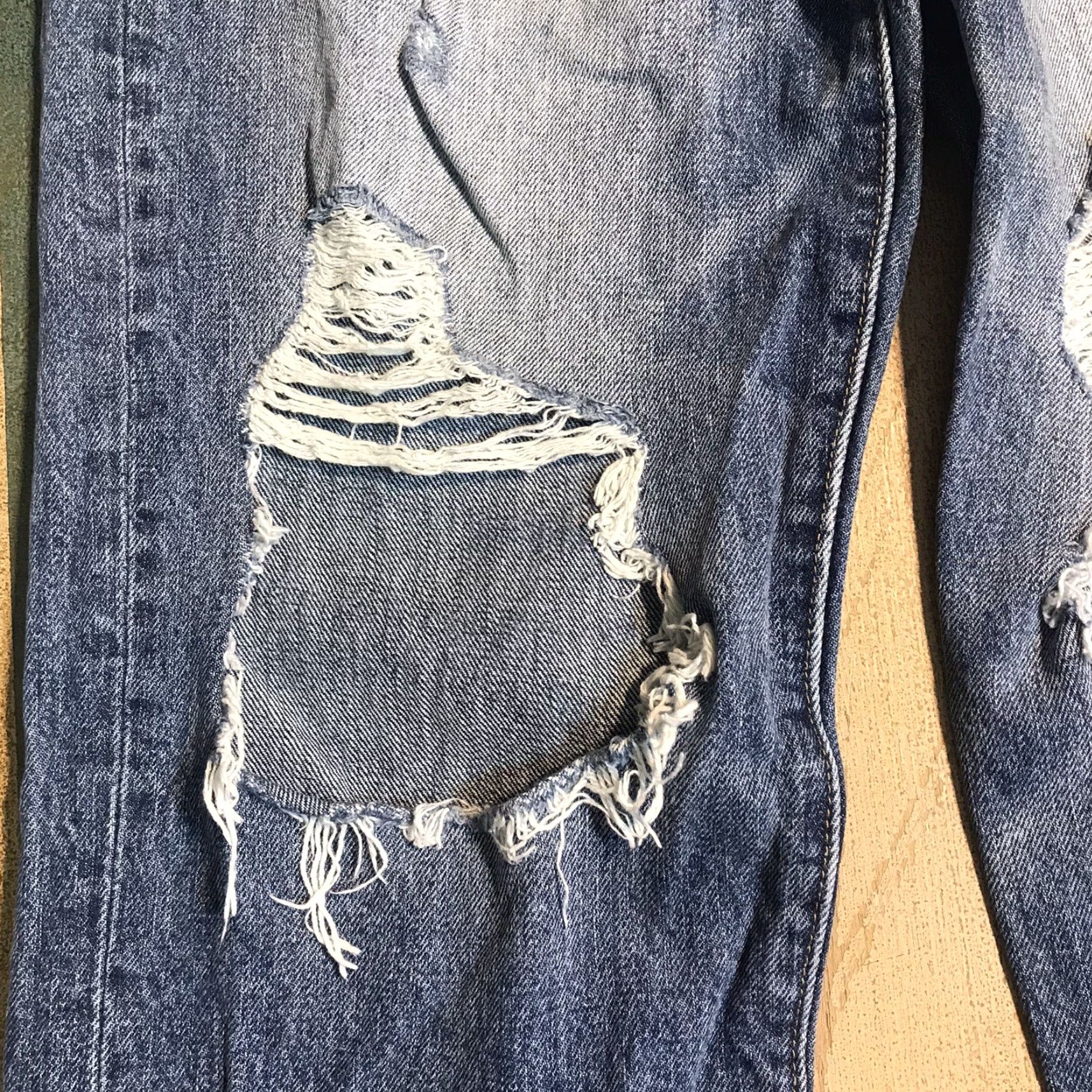 American Eagle Outfitters VINTAGE American Eagle Jeans Taper Relaxed Distressed Denim Blue Mens 30x29.5 (32x29.5) Size US 30 / EU 46 - 6 Thumbnail