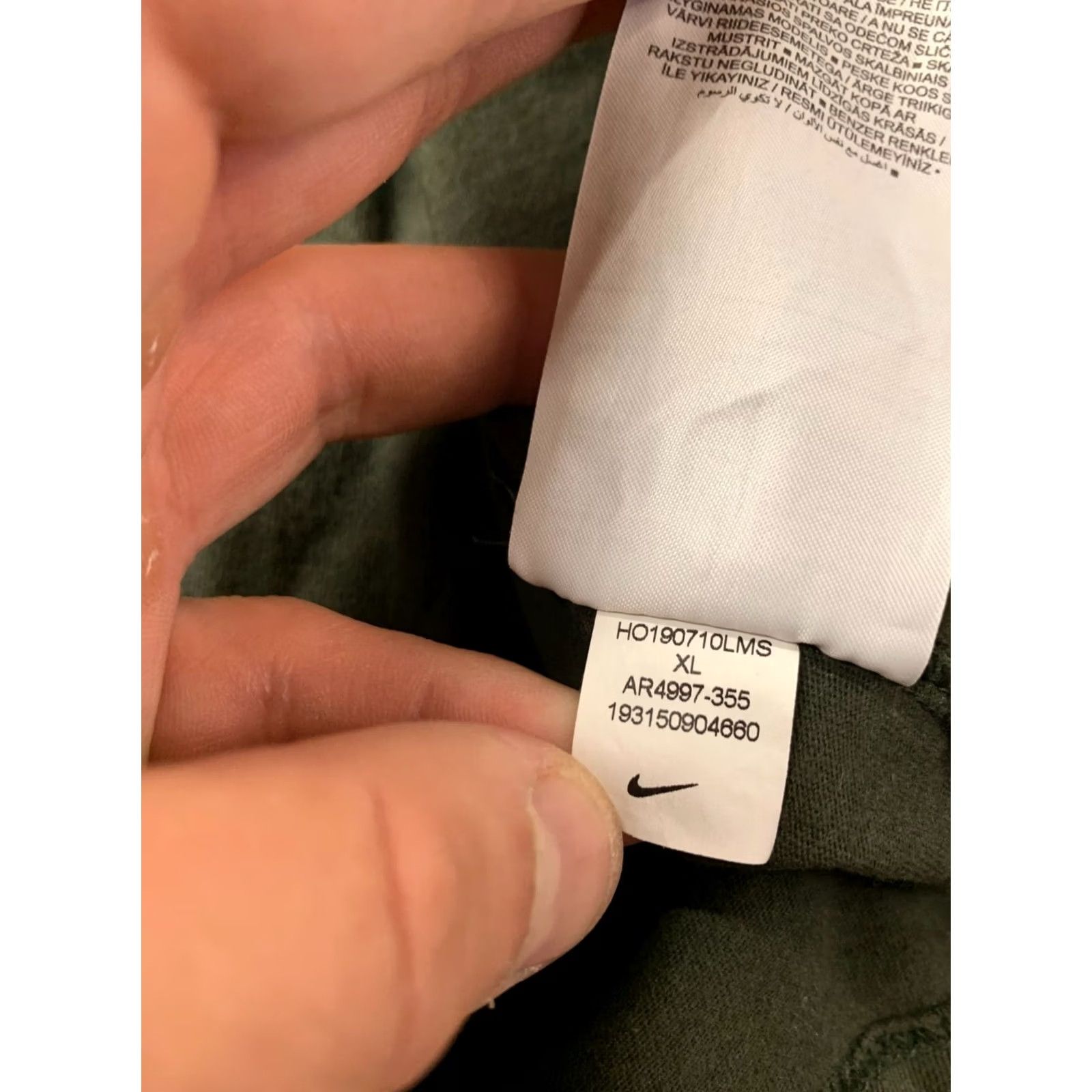 Nike Nike CLASSIC T-Shirt Mens XL Olive Jersey 100% Cotton Short Sleeve 2019 The Nike Tee Size US XL / EU 56 / 4 - 6 Thumbnail