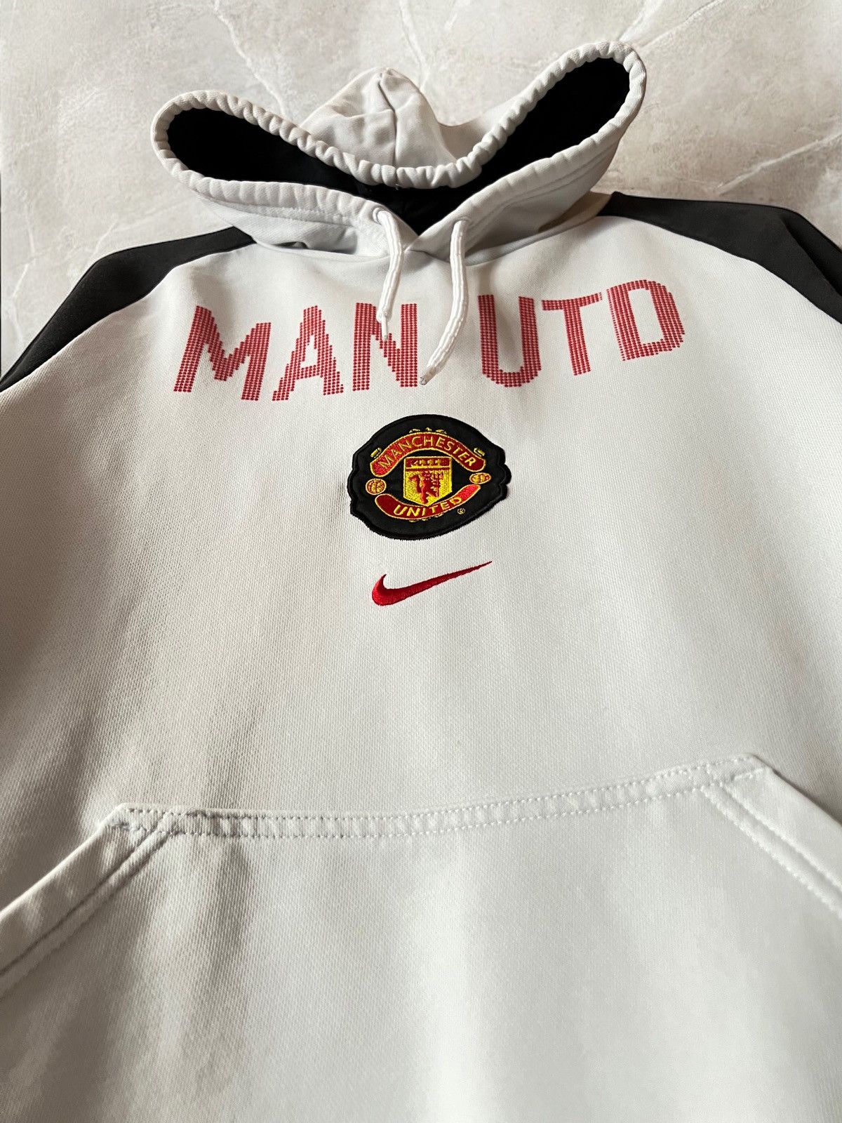 Nike NIKE MANCHESTER UNITED CENTRE SWOOSH LOGO VINTAGE HOODIE 90s Size US S / EU 44-46 / 1 - 4 Thumbnail