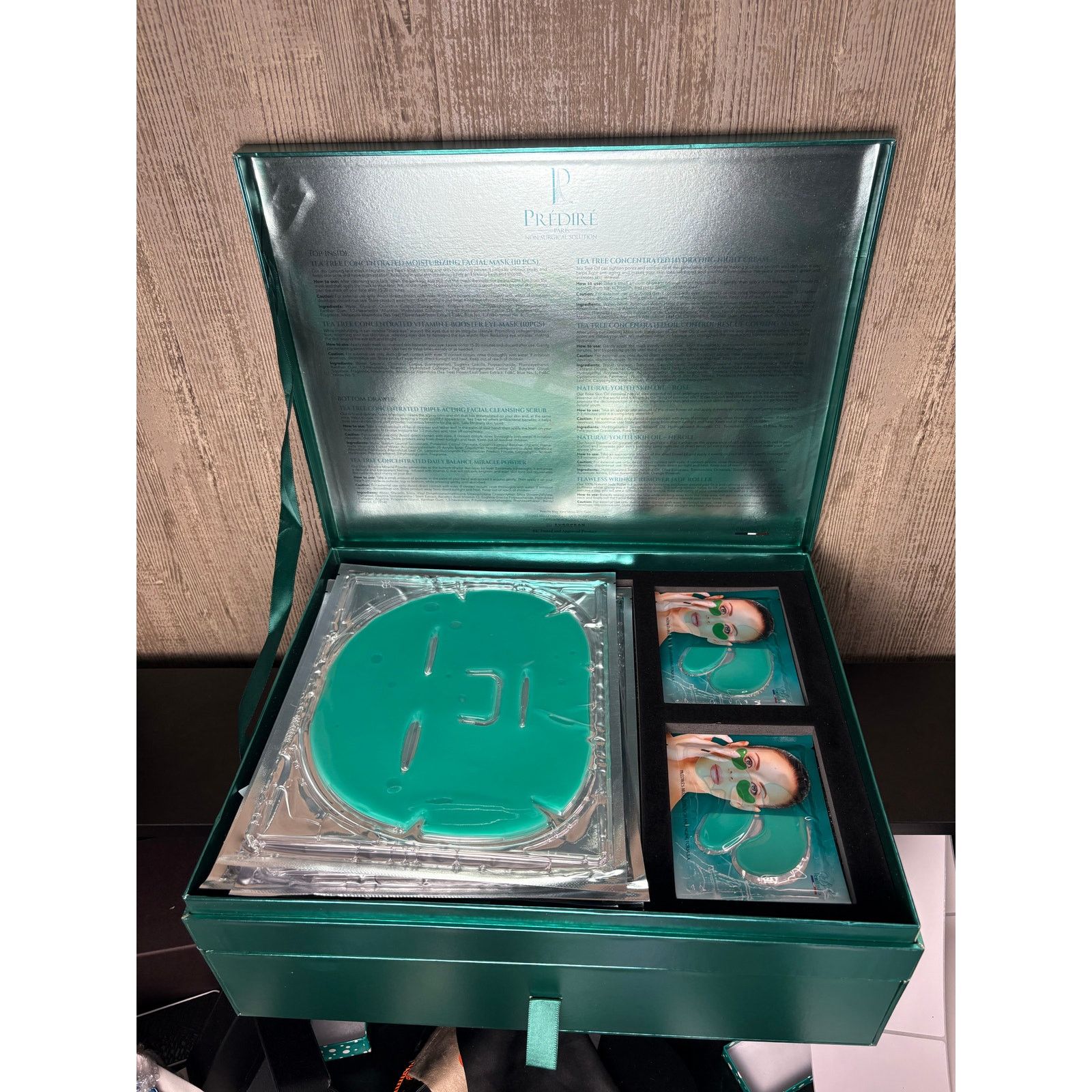 Skin Predire Paris 32-Piece Tea Tree Clarifying Skincare Set Size ONE SIZE - 3 Thumbnail