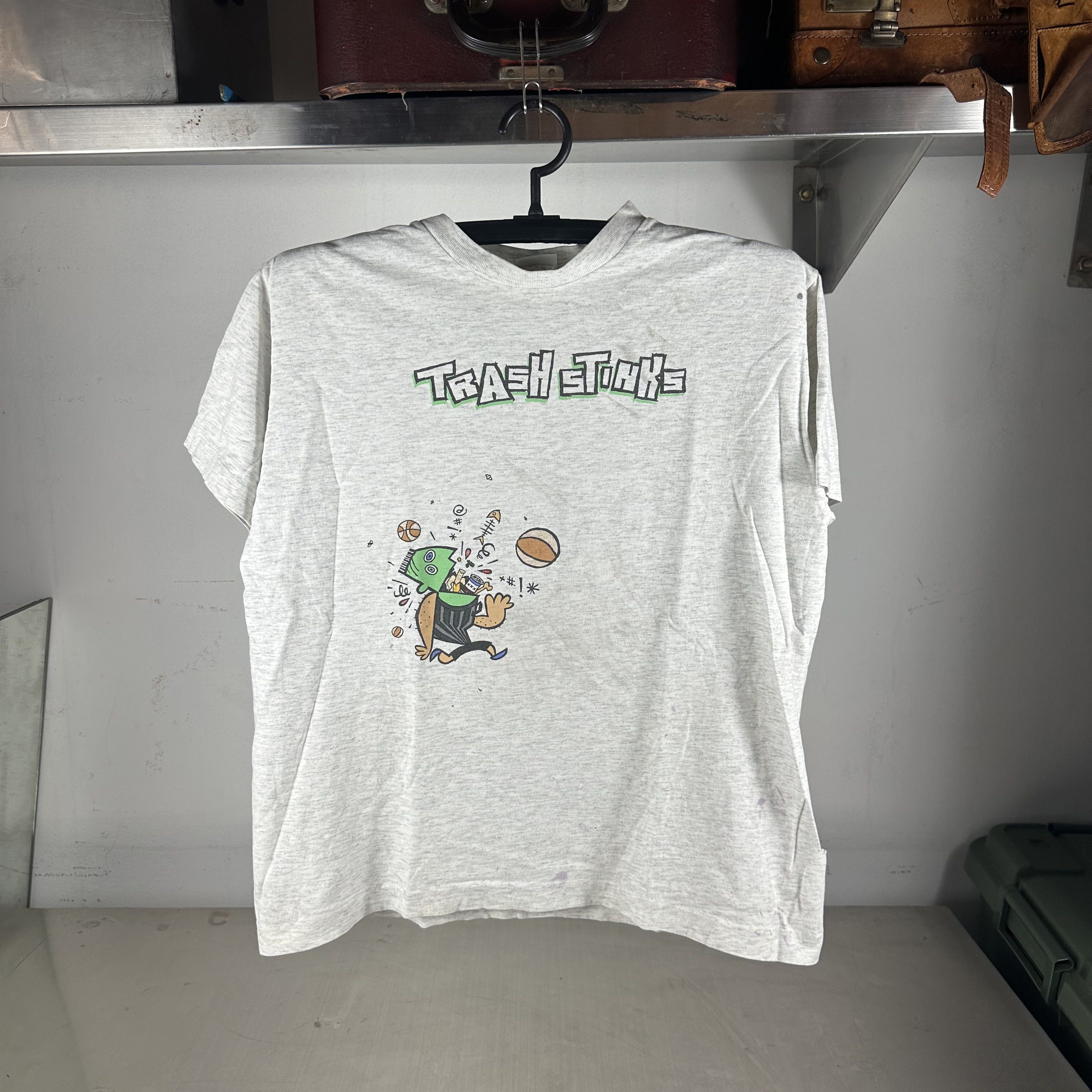 Vintage Vintage 90s Nike Trash Stinks Shut Up & Play Ball T-shirt Size US M / EU 48-50 / 2 - 1 Thumbnail