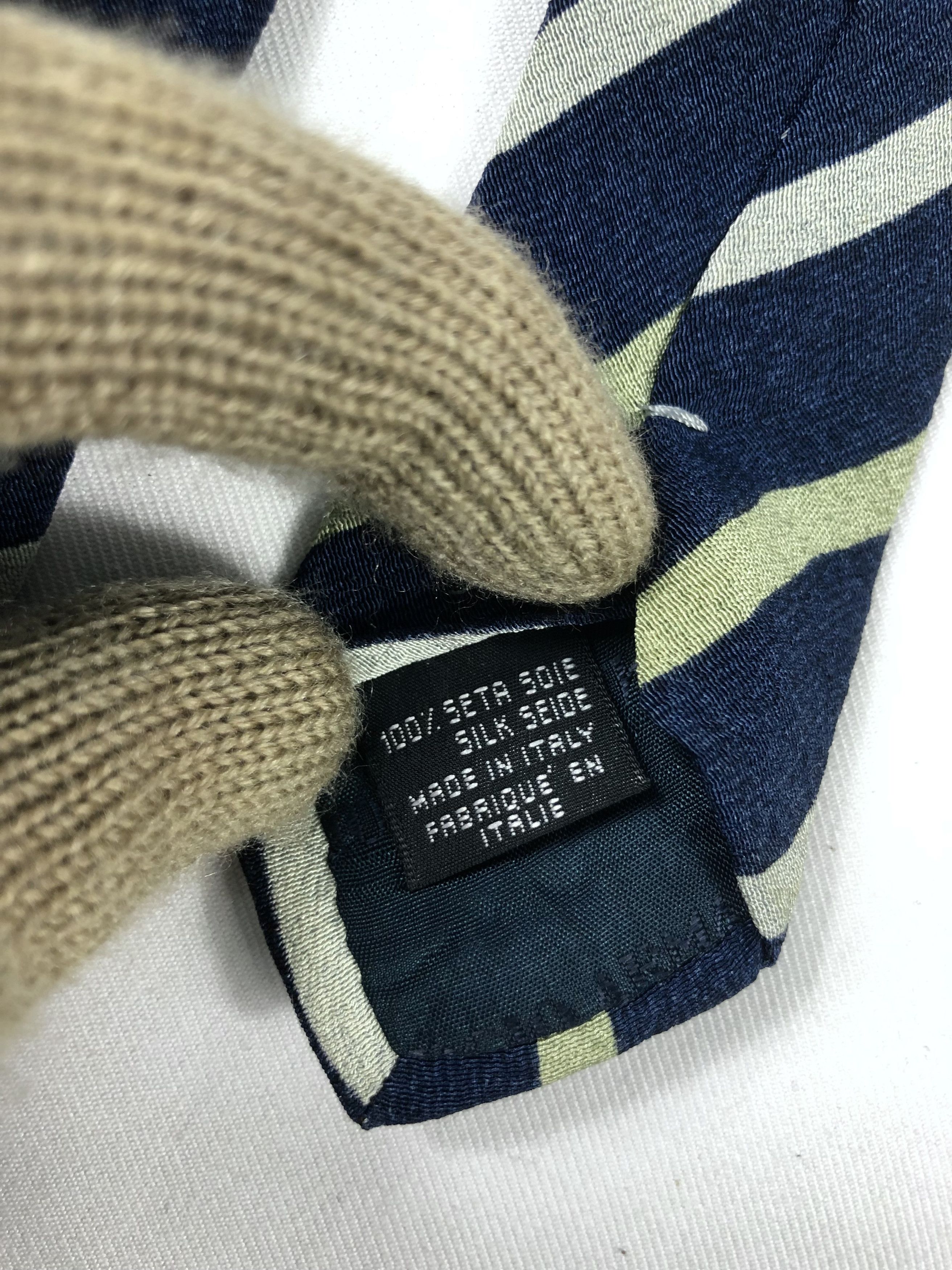 Giorgio Armani Rare Giorgio Armani Cravatte Stripes Silk Tie Made in Italy Size ONE SIZE - 8 Thumbnail