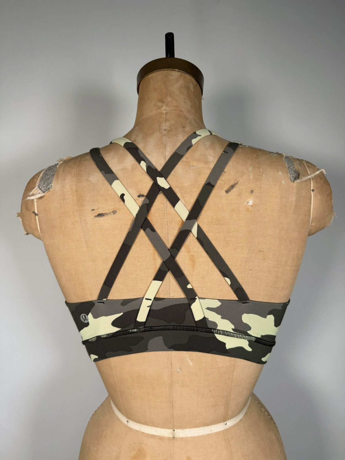 Lululemon Lululemon Green Camo Energy Sports Bra Size M / US 6-8 / IT 42-44 - 2 Thumbnail