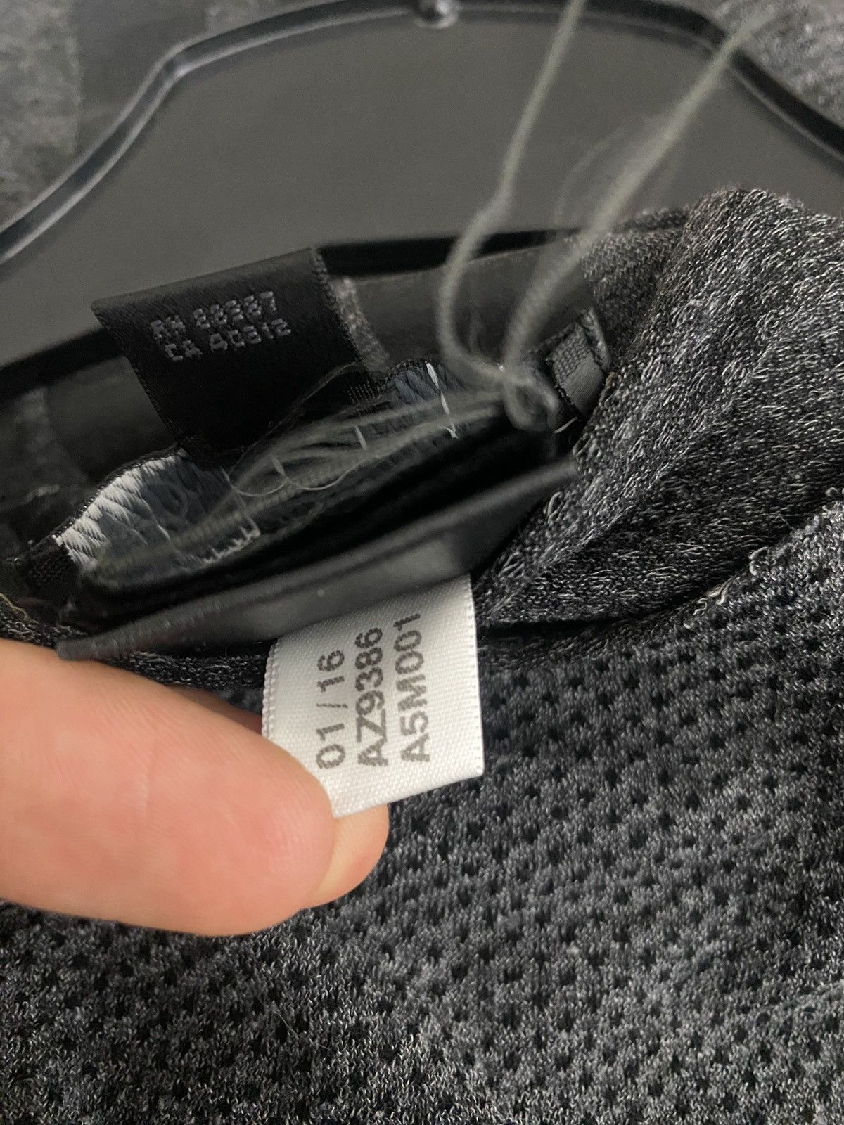 Yohji Yamamoto Y-3 Yohji Yamamoto x Adidas Archive Asymmetrical Top Tee Size US M / EU 48-50 / 2 - 8 Thumbnail