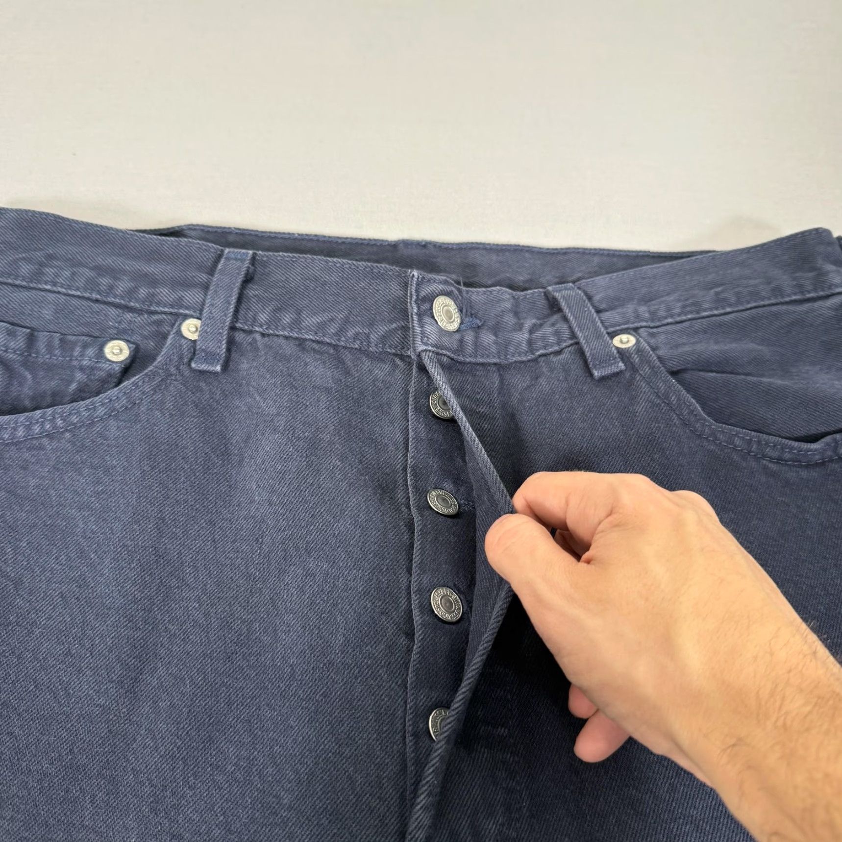 Levi's VINTAGE Levi's 501 Jeans Mens 36x30 Navy Blue Denim Straight Fit 90s USA 5-Pocket Button Fly Size US 36 / EU 52 - 3 Thumbnail
