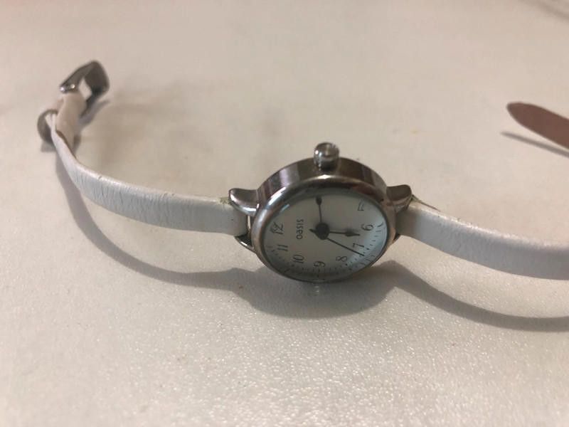 Designer oasis silver dial white leather strap watch Size ONE SIZE - 5 Thumbnail