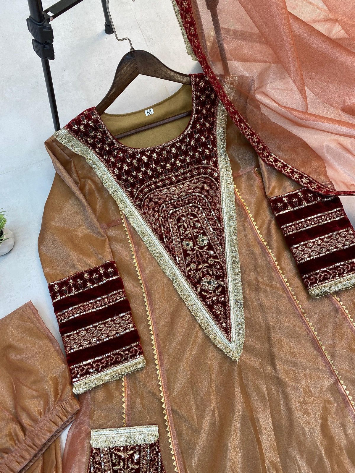Vintage NEW DESIGNER STYLE FLAILED KALI SUIT PANT WITH DUPATTA Size ONE SIZE - 10 Thumbnail
