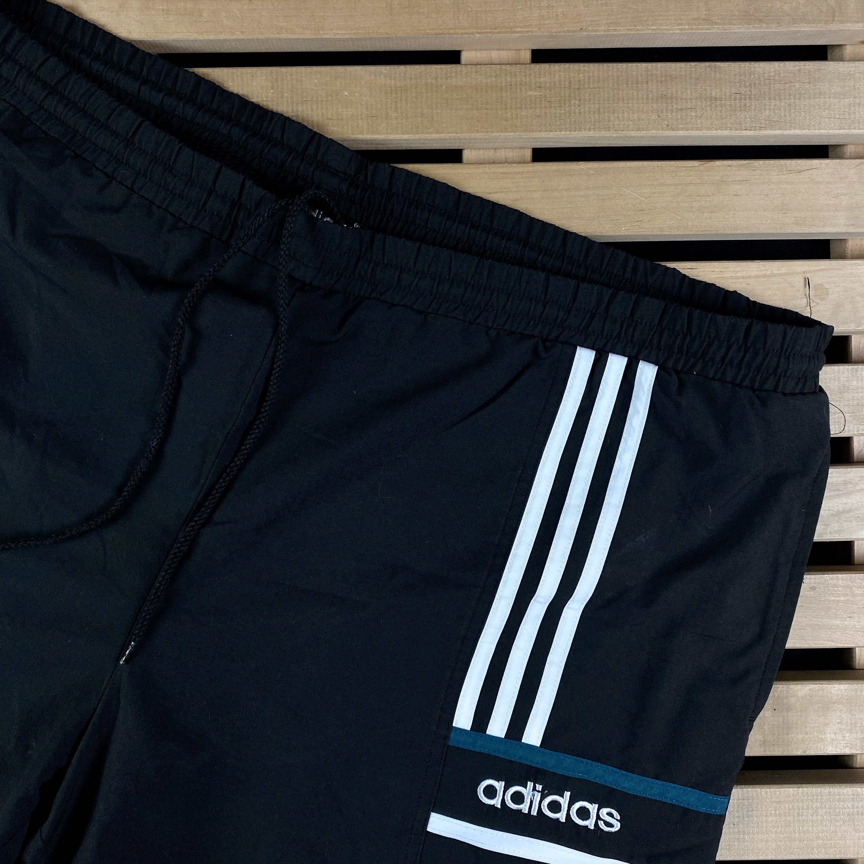 Adidas × Vintage Men’s Shorts Adidas Vintage Size XL Size US 34 / EU 50 - 2 Thumbnail