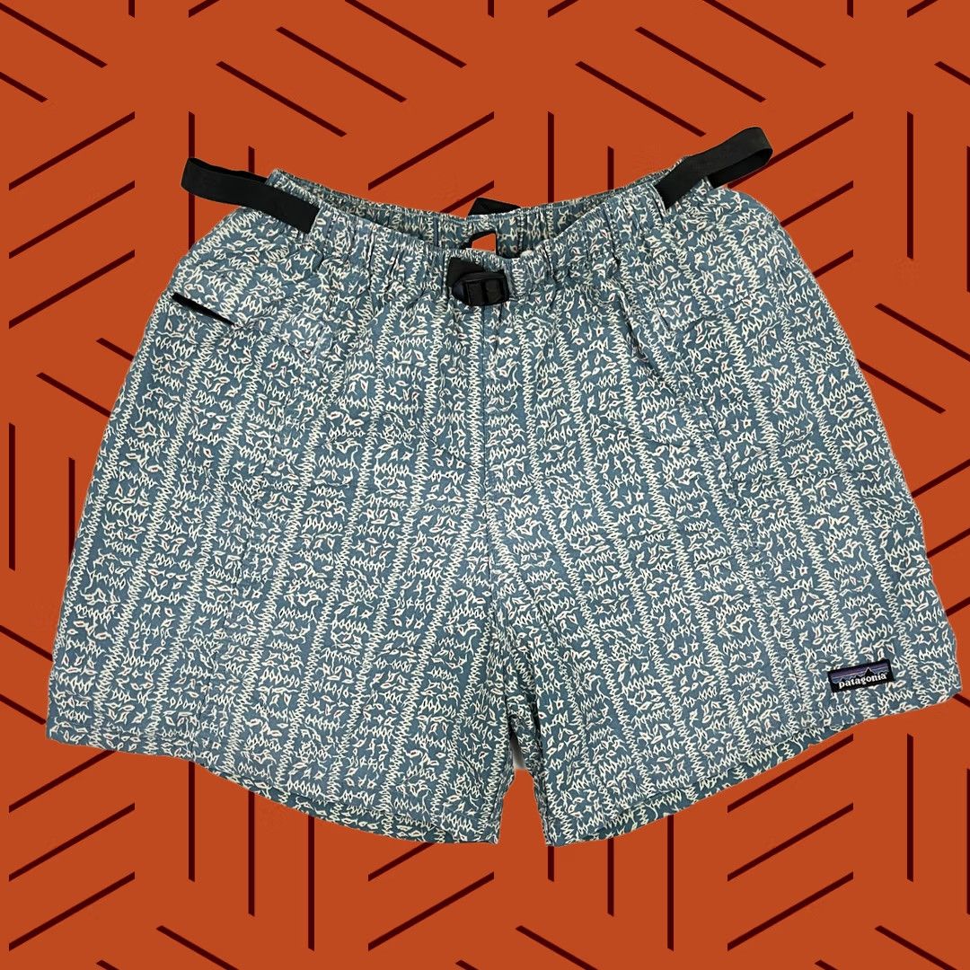 Patagonia × Vintage 90s PATAGONIA GREEN BAGGIES SHORTS LARGE | Grailed