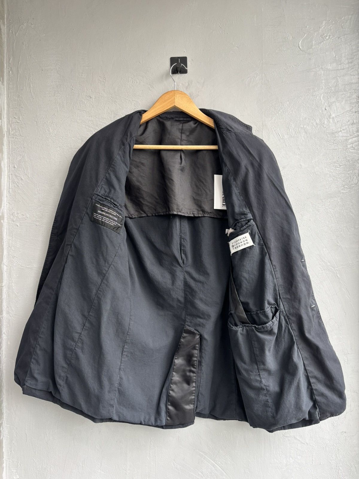 Maison Margiela Maison Martin Margiela FW2001 strap hidden blazer Size US S / EU 44-46 / 1 - 5 Thumbnail
