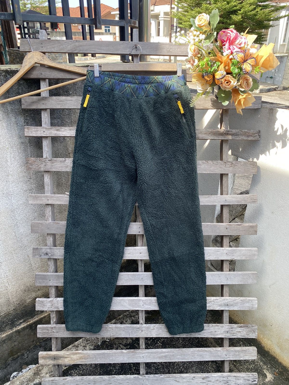 Uniqlo Uniqlo & J.W Anderson Sherpa Pants Size US 32 / EU 48 - 1 Thumbnail