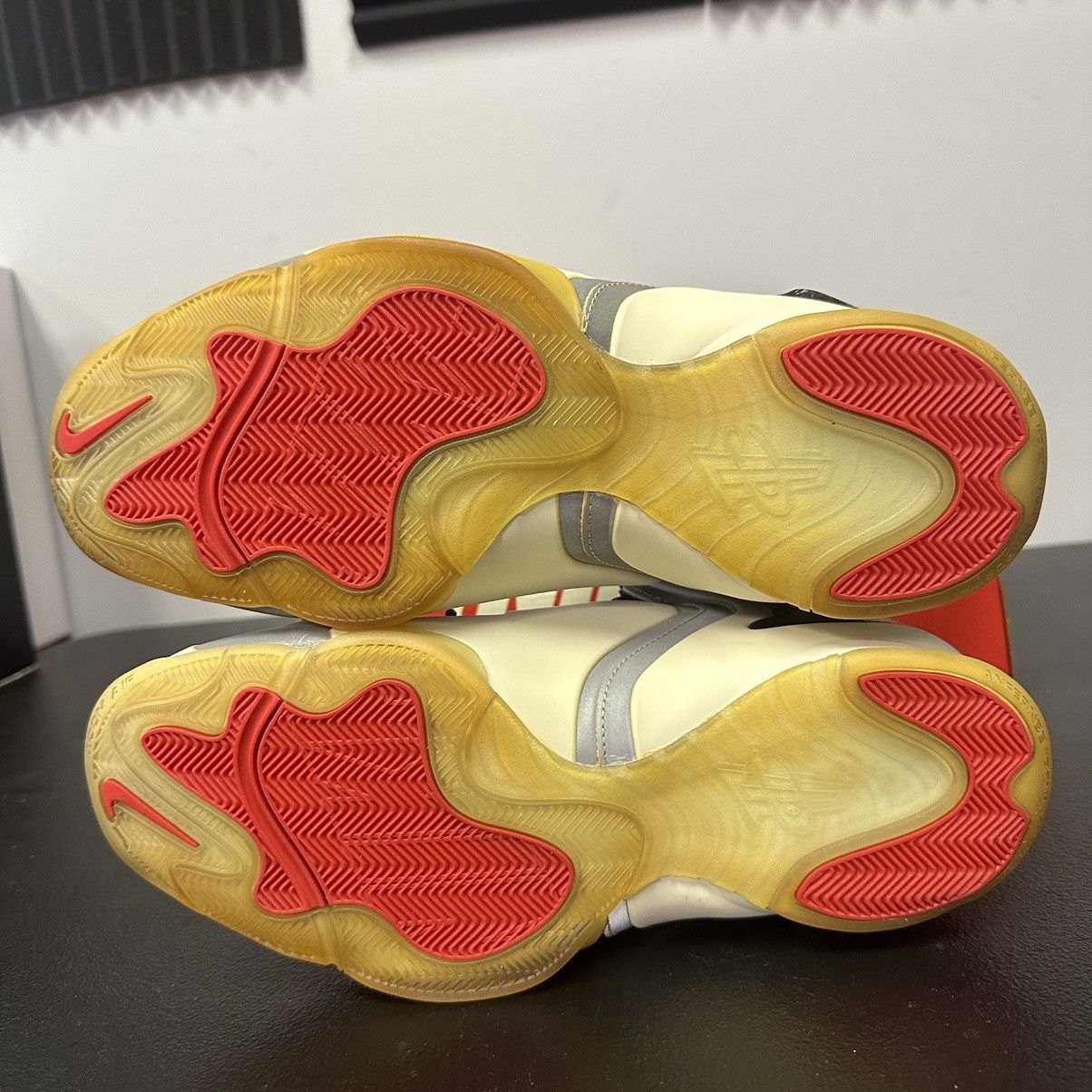 Nike Size 11.5 - Nike Lil Penny Posite Chilling Red Penny Hardawa Size US 11.5 / EU 44-45 - 5 Thumbnail