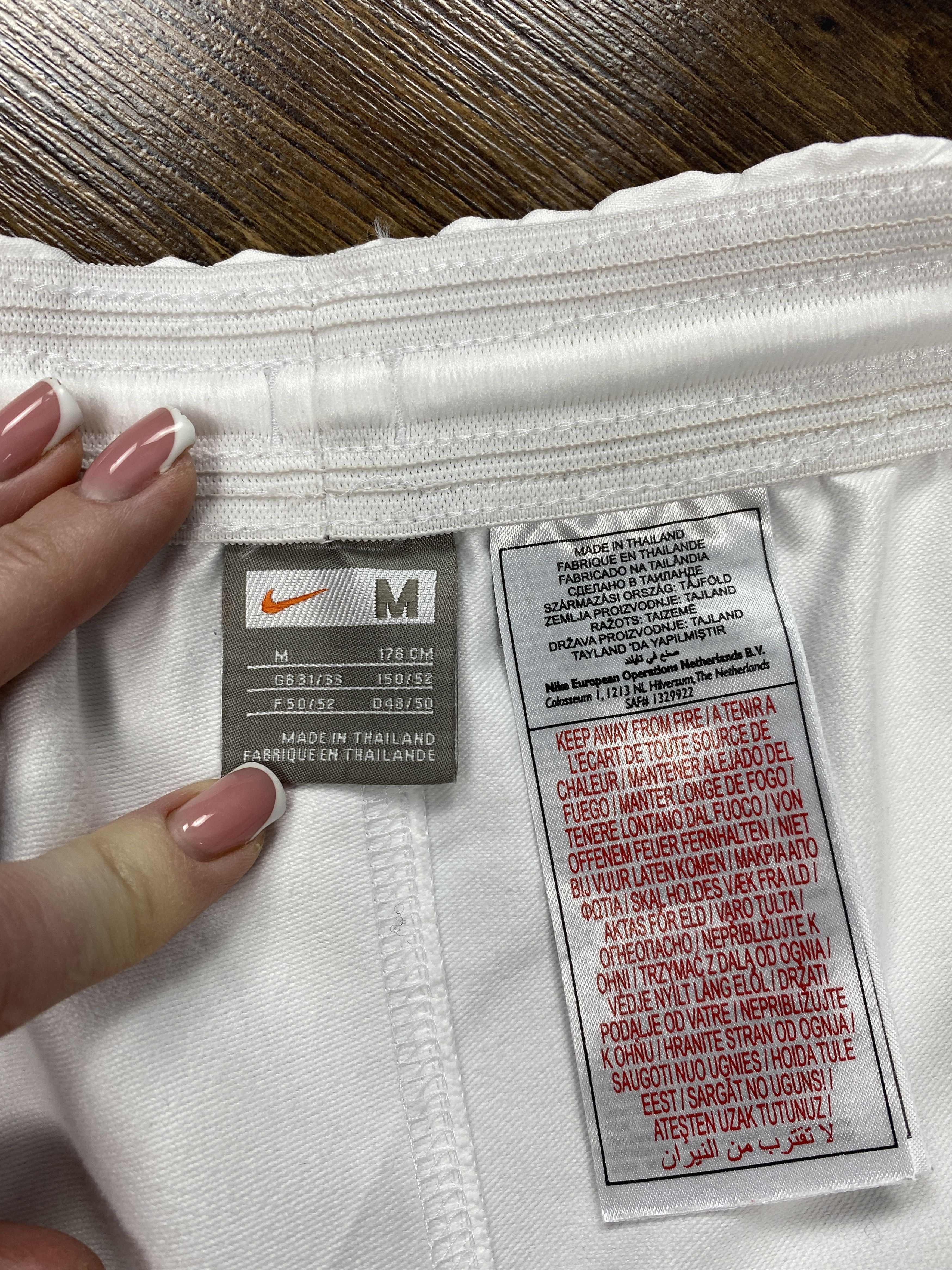Nike Nike Vintage Mens Shorts Y2K Size US 32 / EU 48 - 6 Thumbnail