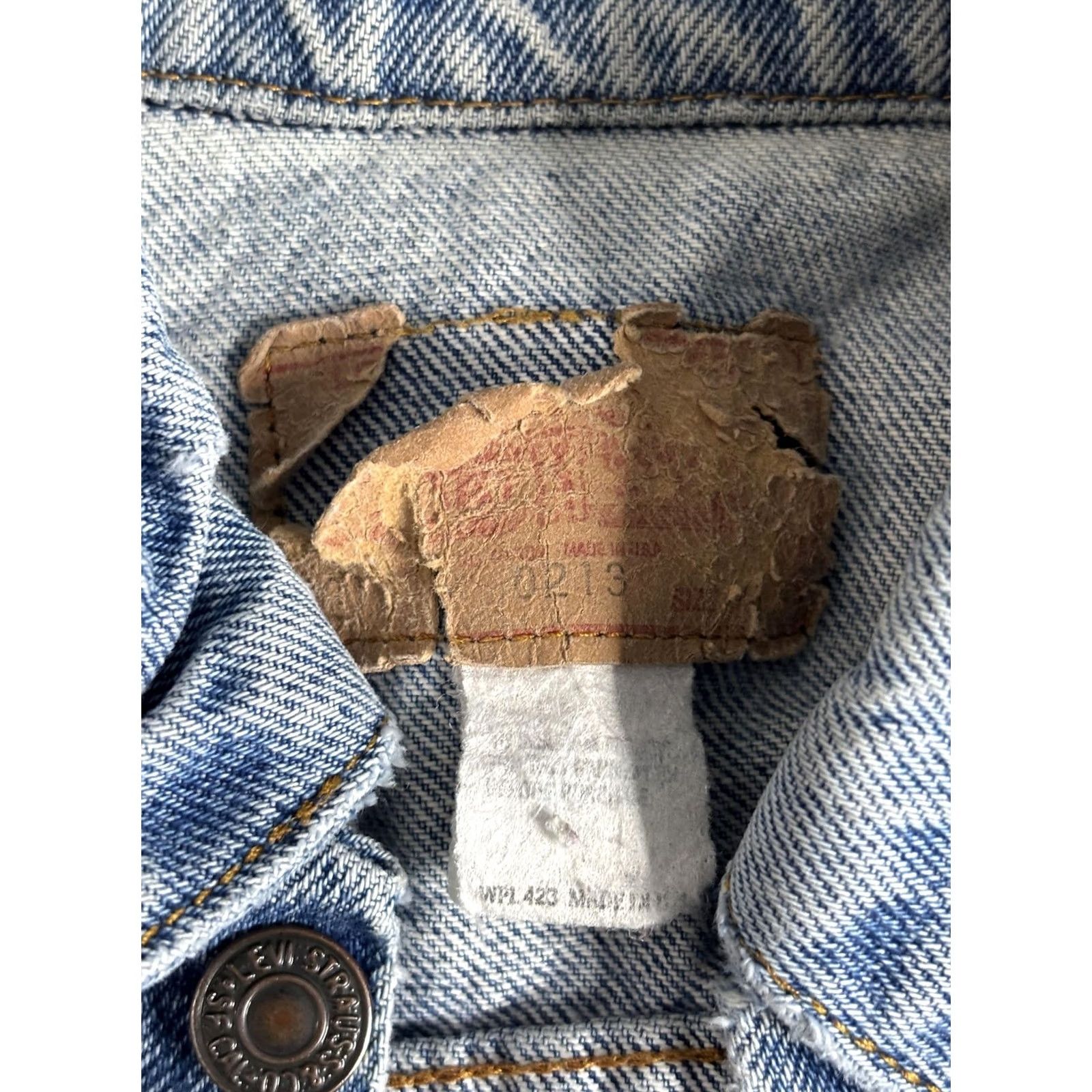 Levi's VINTAGE Levi's Jacket Mens 42 Blue Denim Bomber Trucker Short Cuff Button Front Pockets Made USA 80s Size US XS / EU 42 / 0 - 4 Thumbnail