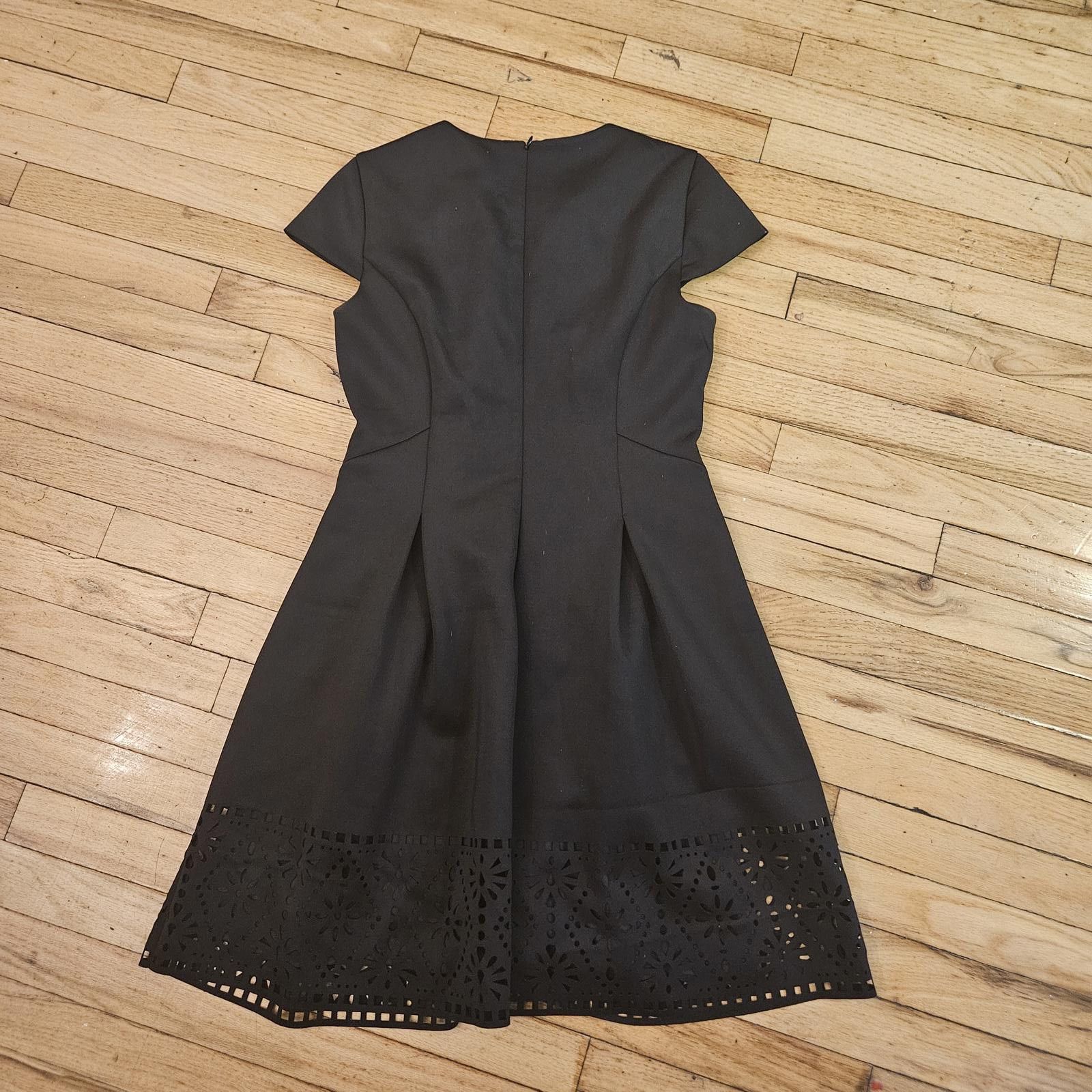 Designer Vince Camuto Black Fit & Flare Dress with Eyelet Hem Size 10 Size L / US 10 / IT 46 - 5 Thumbnail