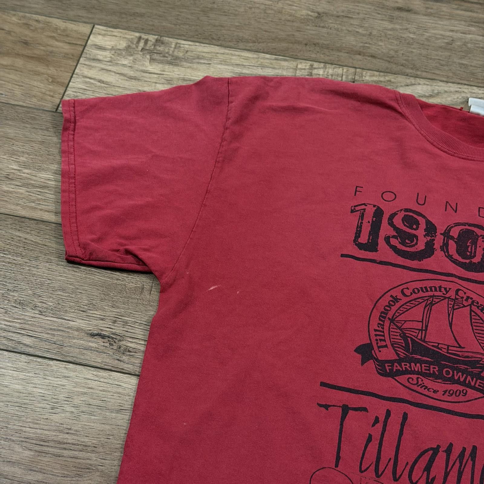 Gildan Vintage Y2K Tillamook Oregon Cheese Red Shirt XL Size US XL / EU 56 / 4 - 3 Thumbnail