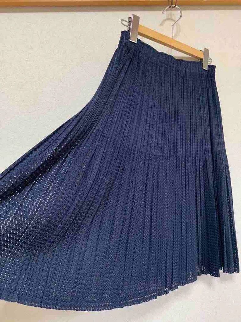 Issey Miyake Issey Miyake size:5 A deep blue lace pleated skirt Size 31" - 3 Thumbnail
