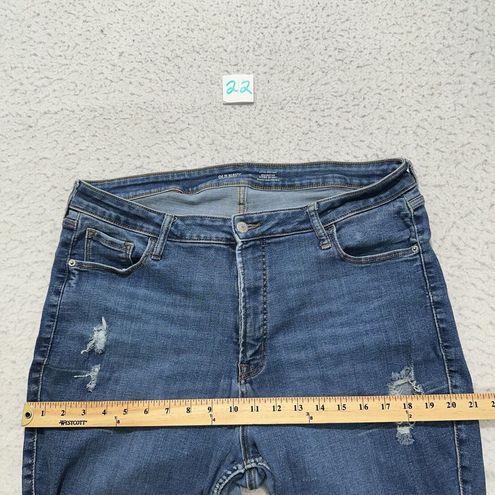 Old Navy Old Navy Rockstar 18 Skinny High Rise Ripped Jeans 36x28 Size 40" / US 18 - 11 Thumbnail