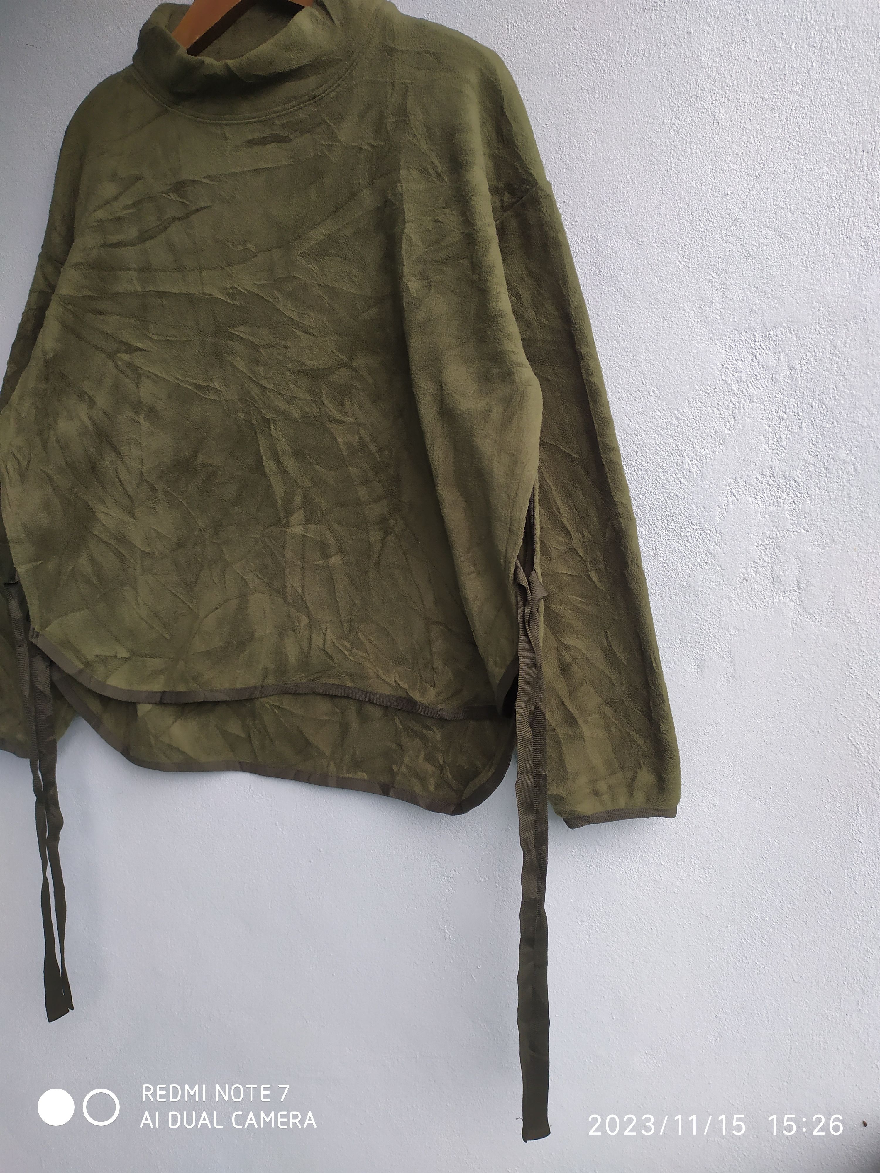 Designer × Uniqlo × White Mountaineering Uniqlo x White Mountaineering Fleece Sweater Army Green Size US L / EU 52-54 / 3 - 3 Thumbnail