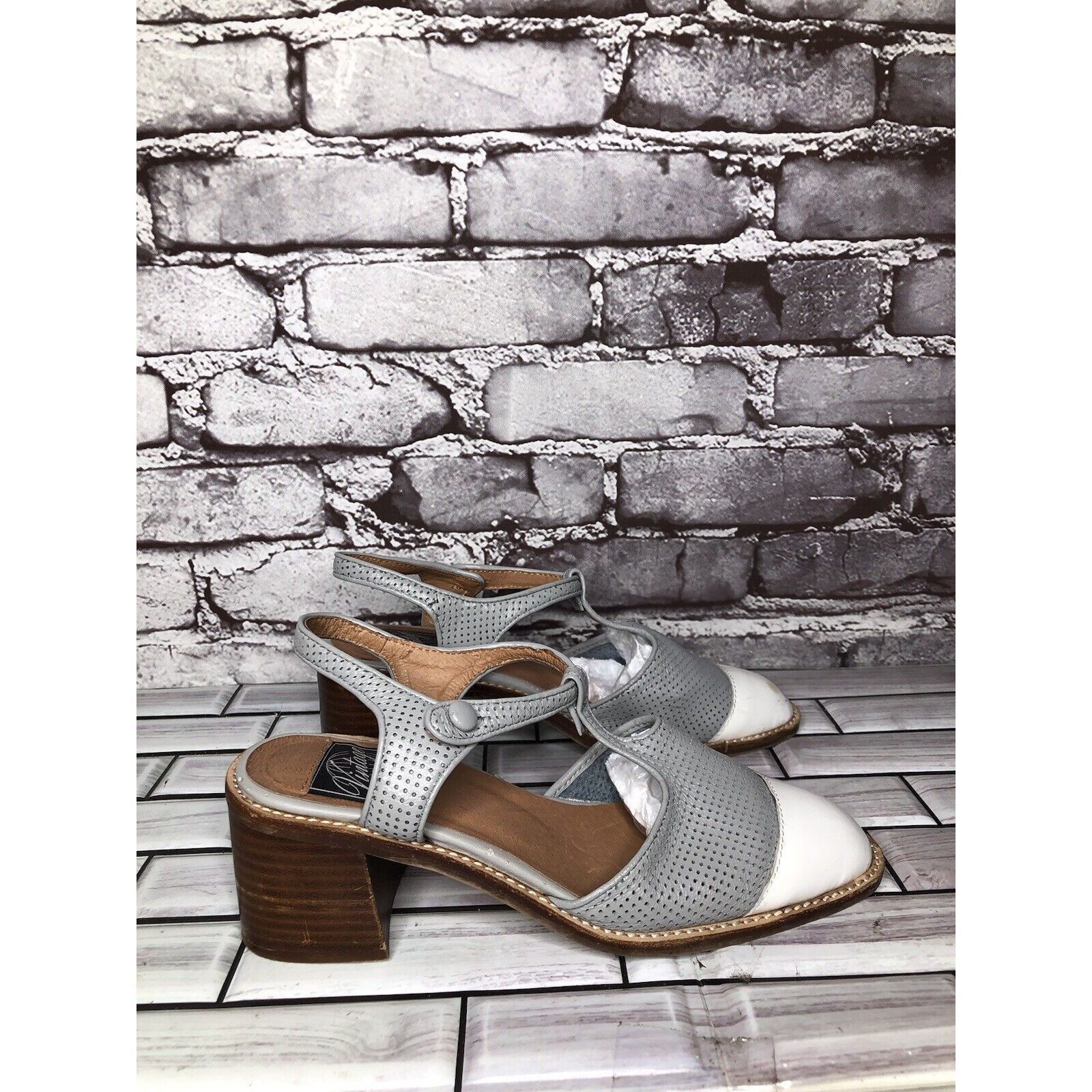 Jeffrey Campbell Vintage Jeffrey Campbell White Cap Gray Leather Perforated S Size US 7 / IT 37 - 13 Thumbnail