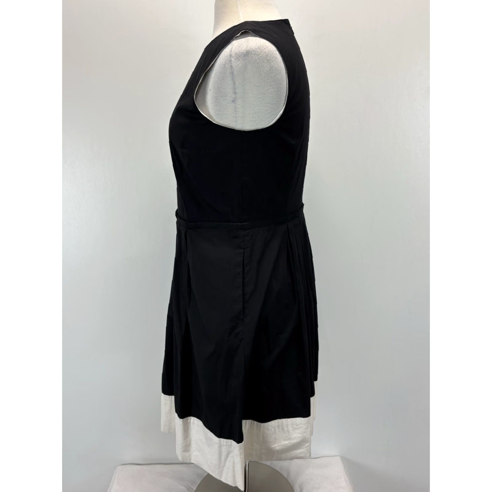 Talbots Talbots Fit N Flare Dress Petite 10P Sleeveless Knee Length Black White Womens Size L / US 10 / IT 46 - 2 Thumbnail