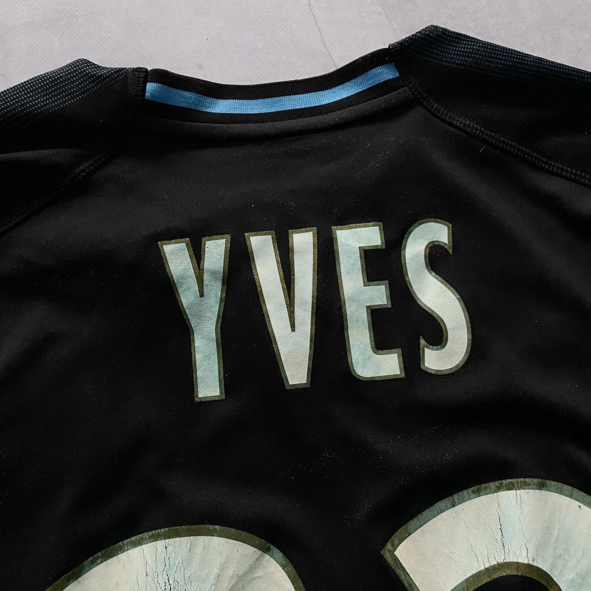 Puma # 22 Yves Olympique Marseille Puma 2017/2018 Jersey Size US L / EU 52-54 / 3 - 11 Thumbnail
