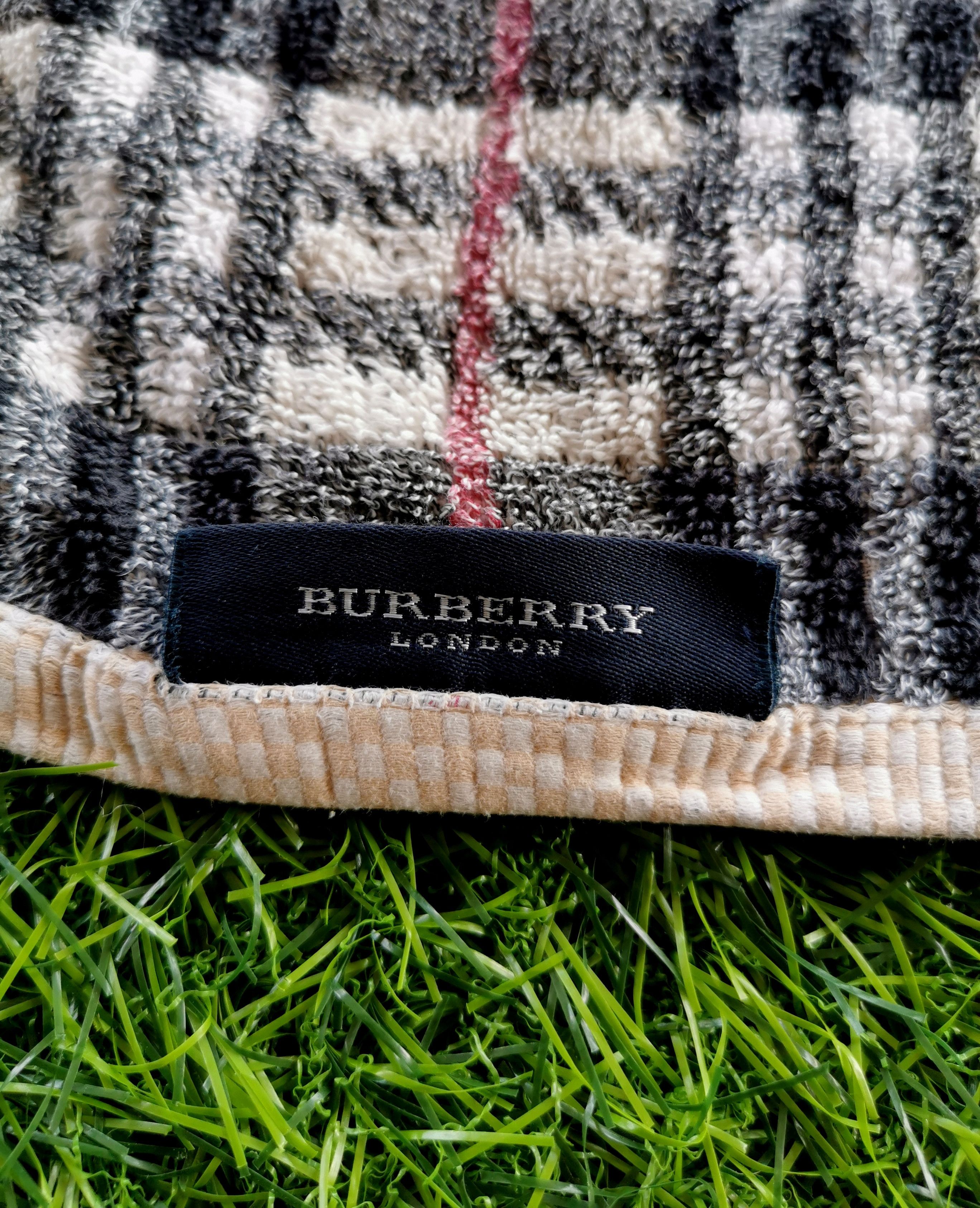Burberry Check Burberry Shower Towels Size ONE SIZE - 4 Thumbnail